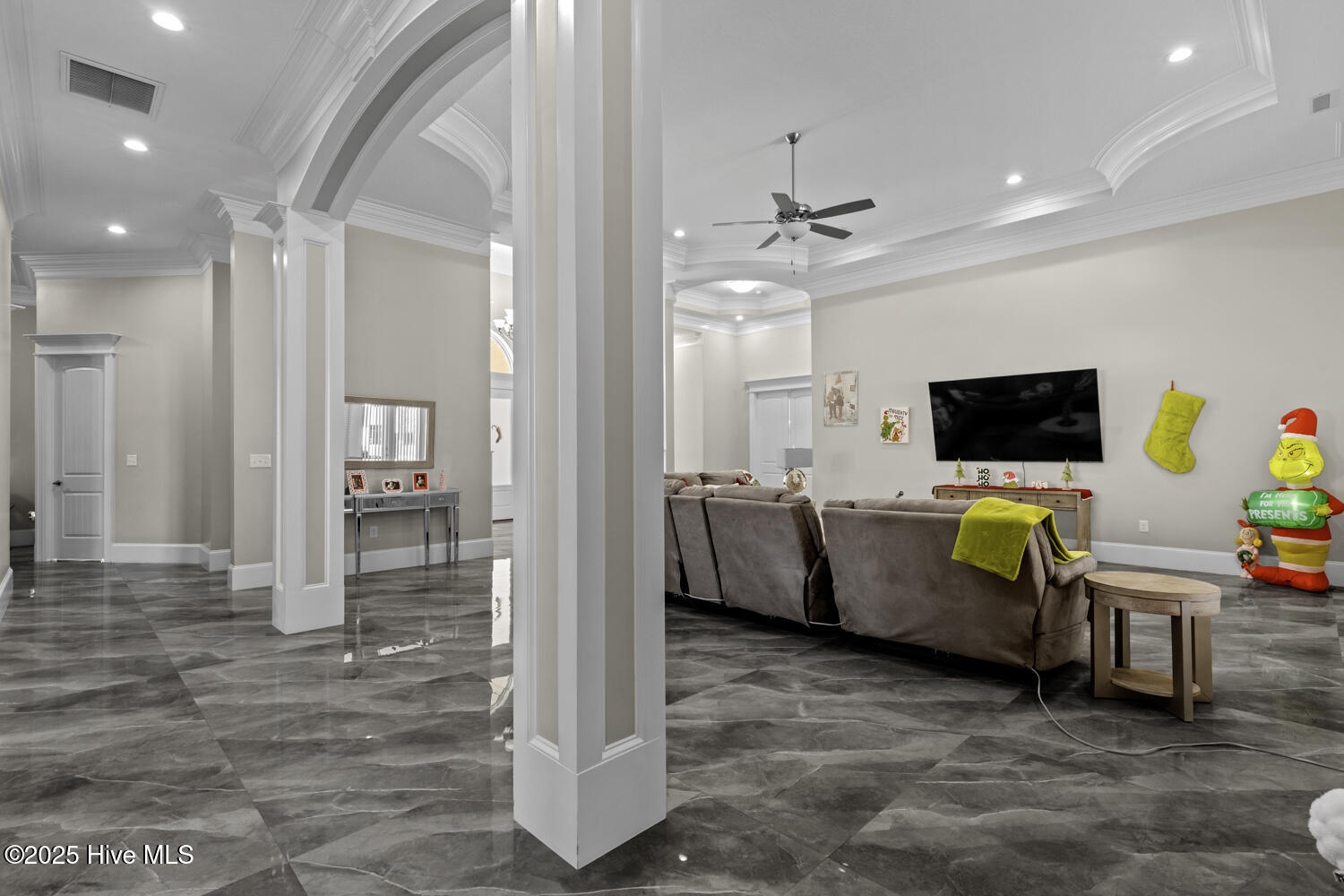 100546022 | Photo 15