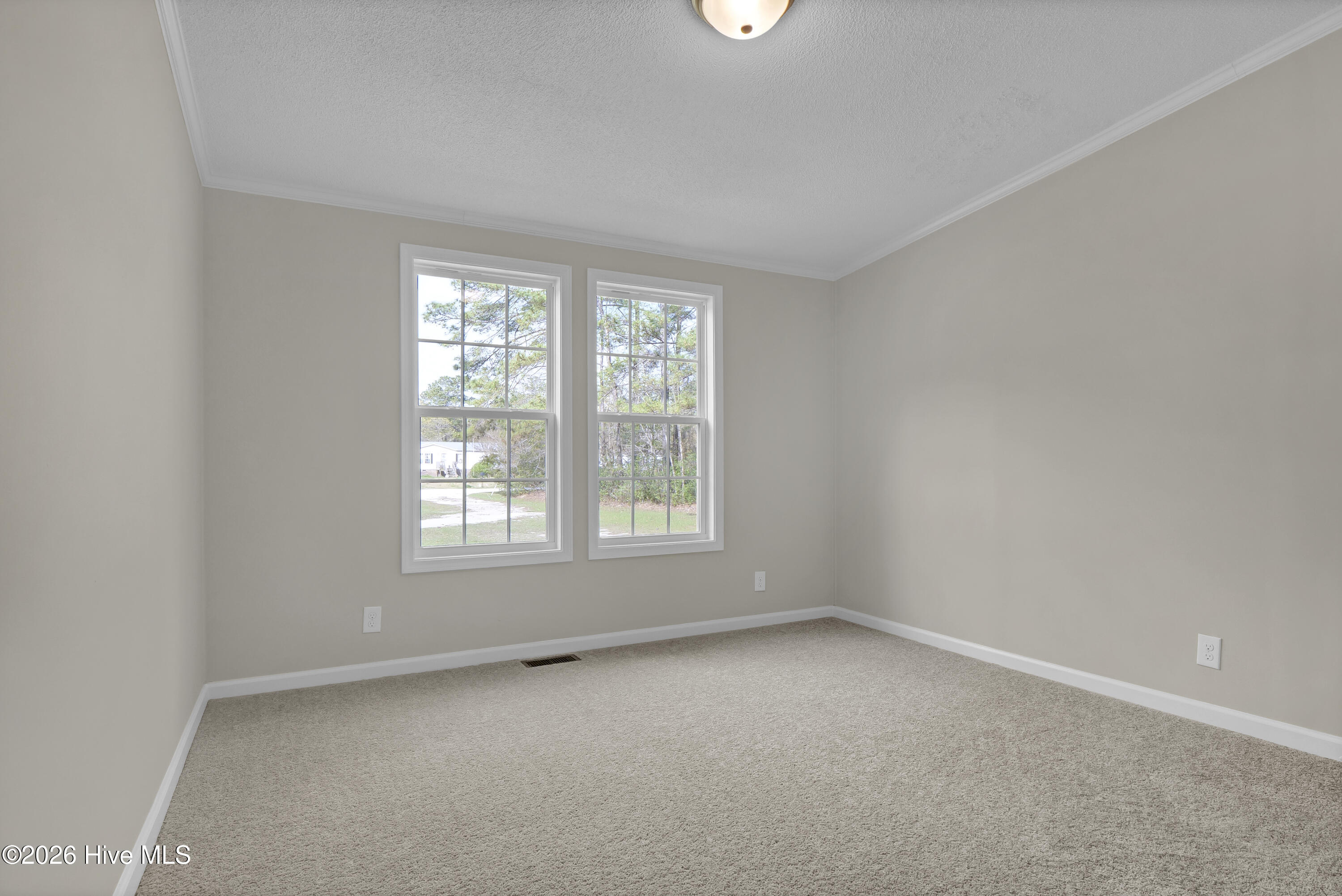 100563063 | Photo 27