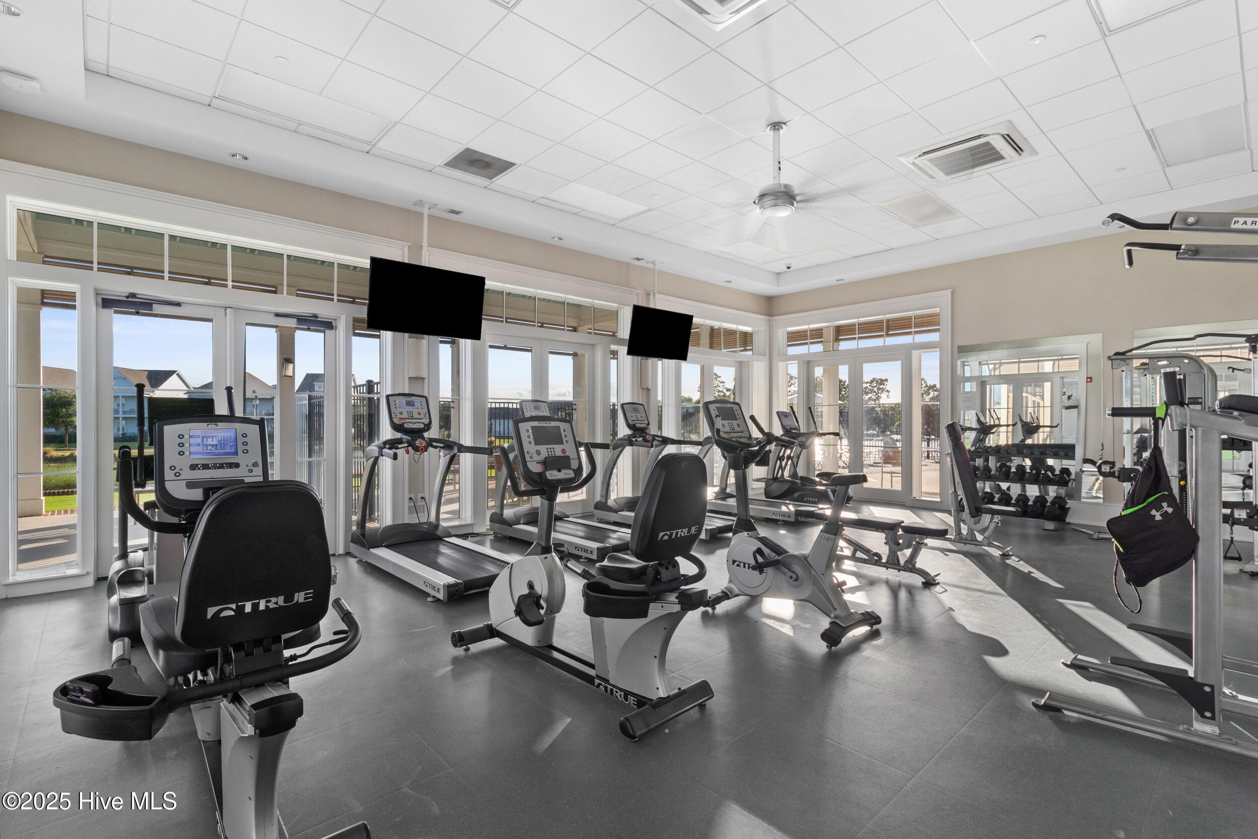 100525242 | Photo 66