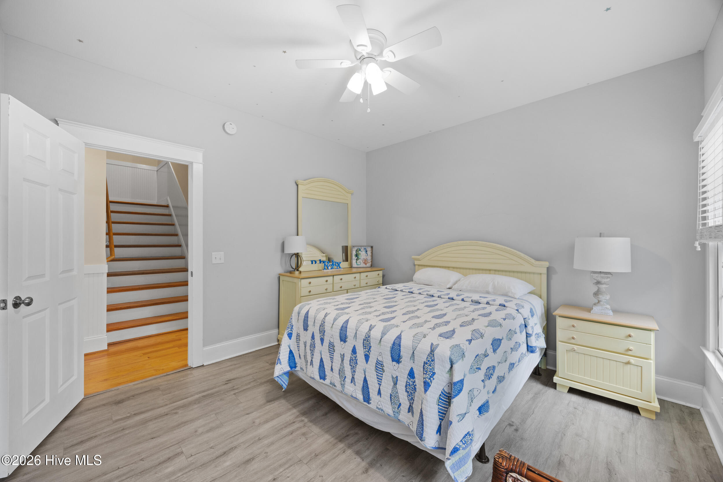 100555680 | Photo 21