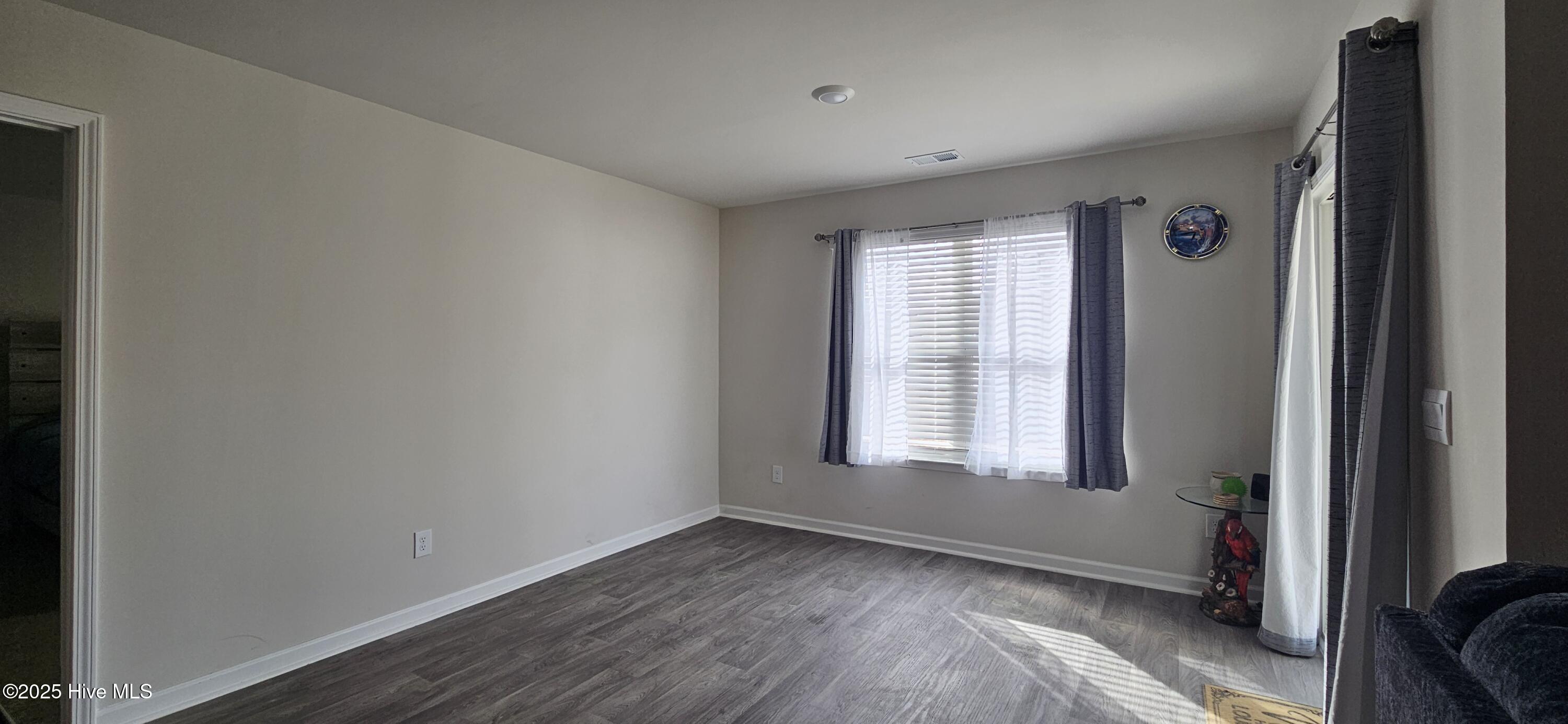 100545464 | Photo 14