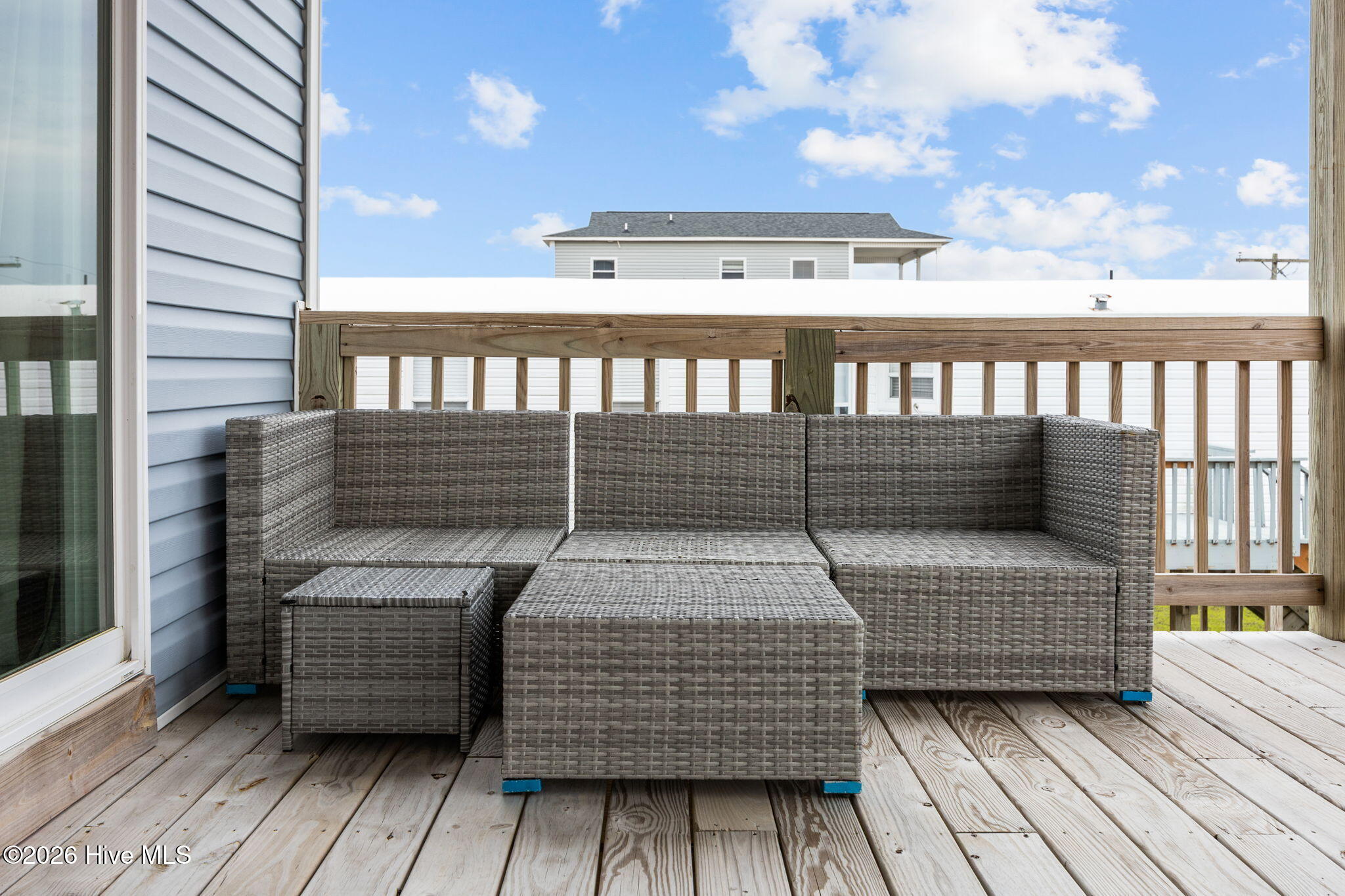 100557334 | Photo 37