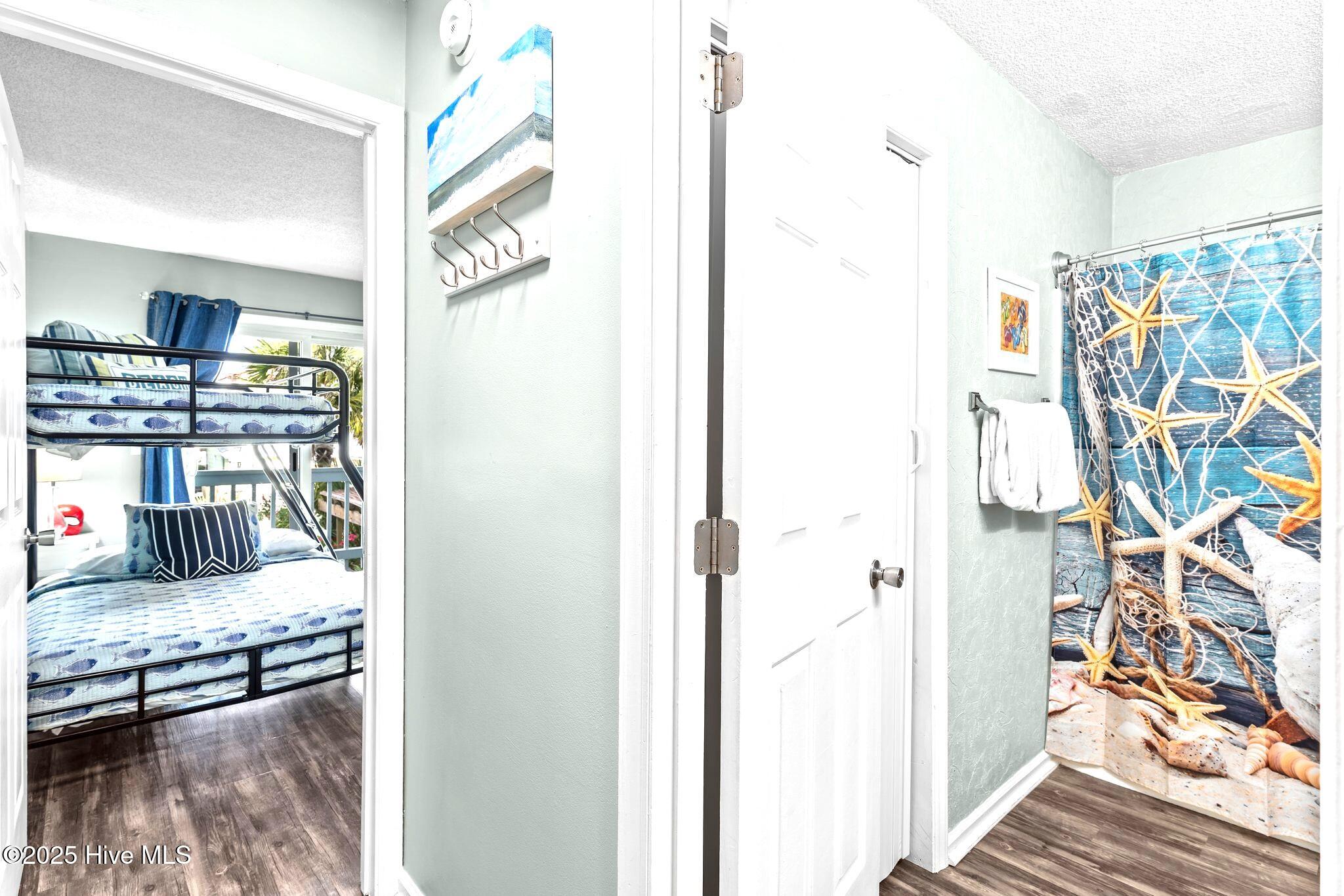 100530114 | Photo 31