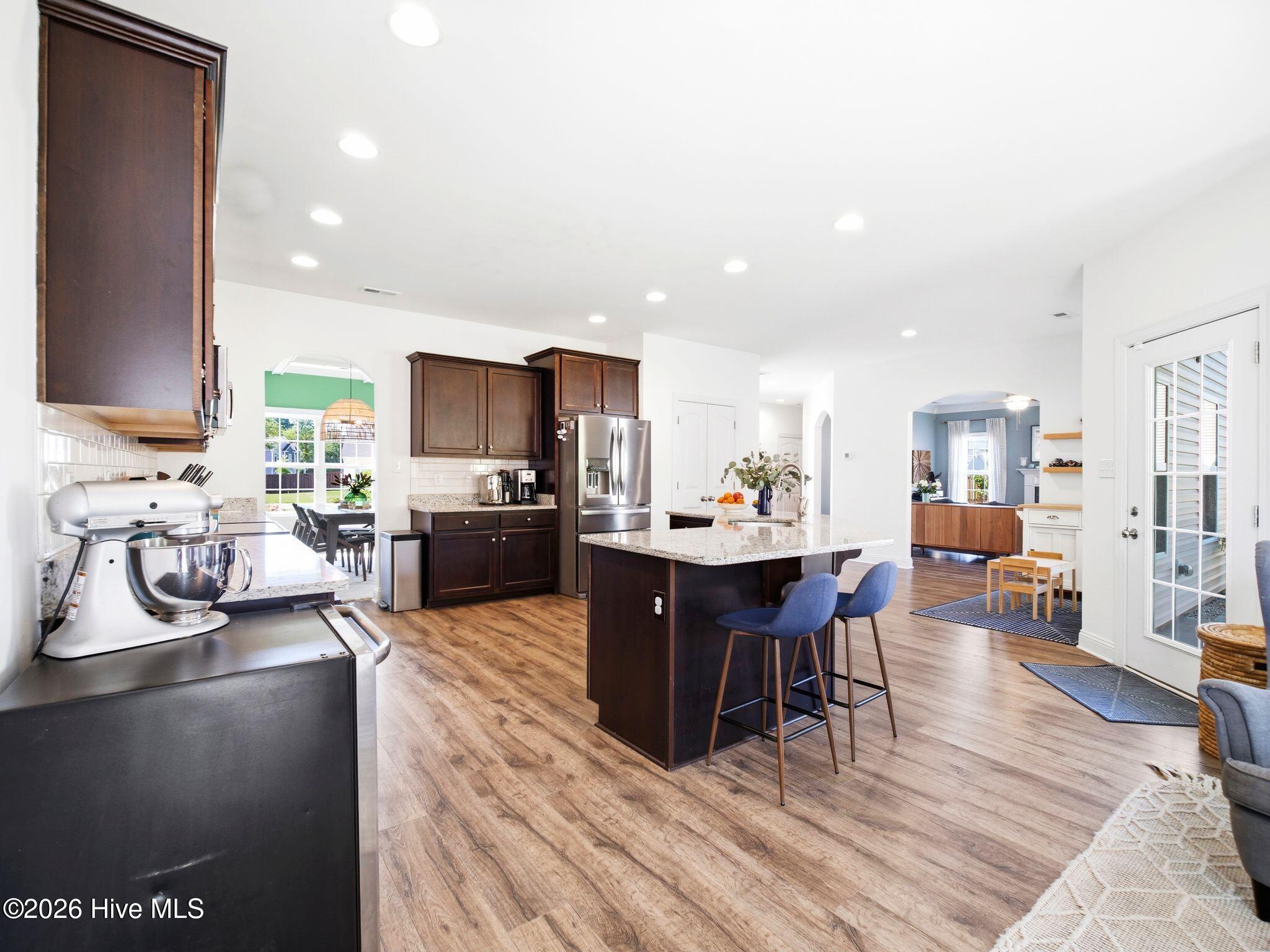 100569153 | Photo 22