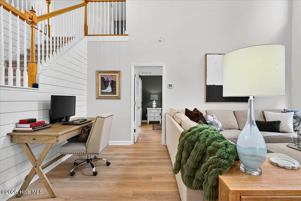 100543008 | Photo 11