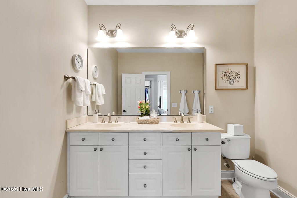 100570520 | Photo 20