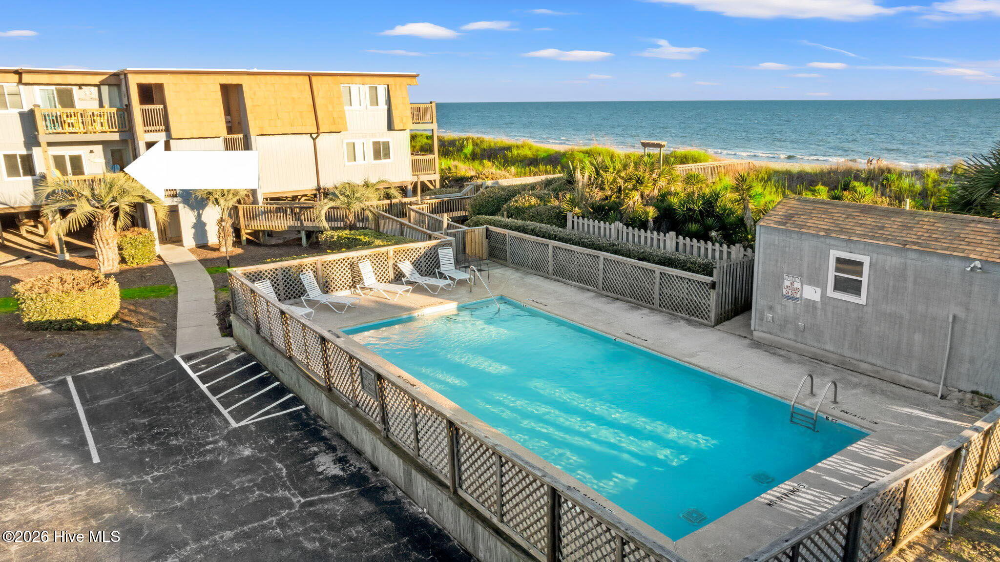 100547029 | Photo 16