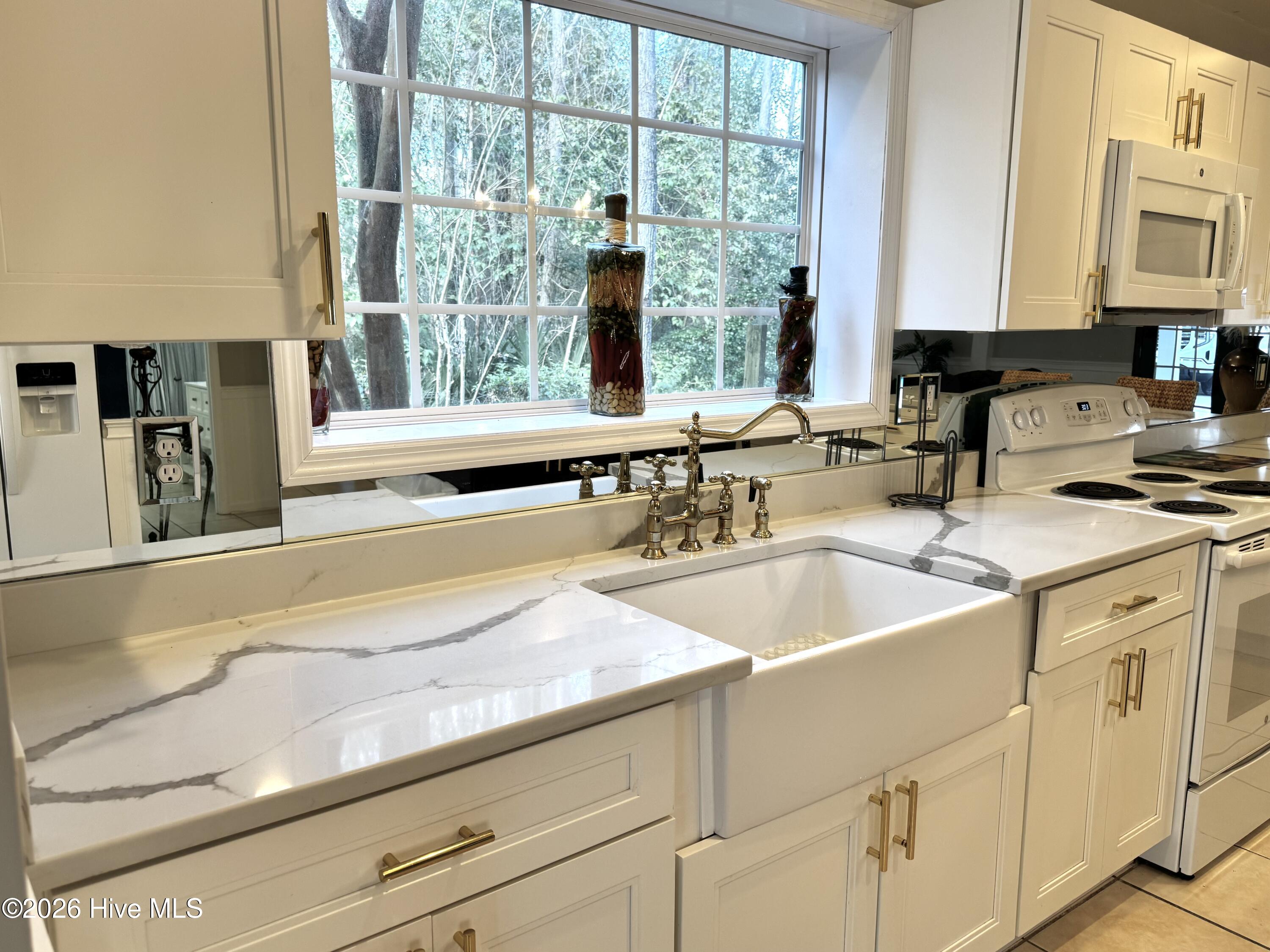 100558799 | Photo 12