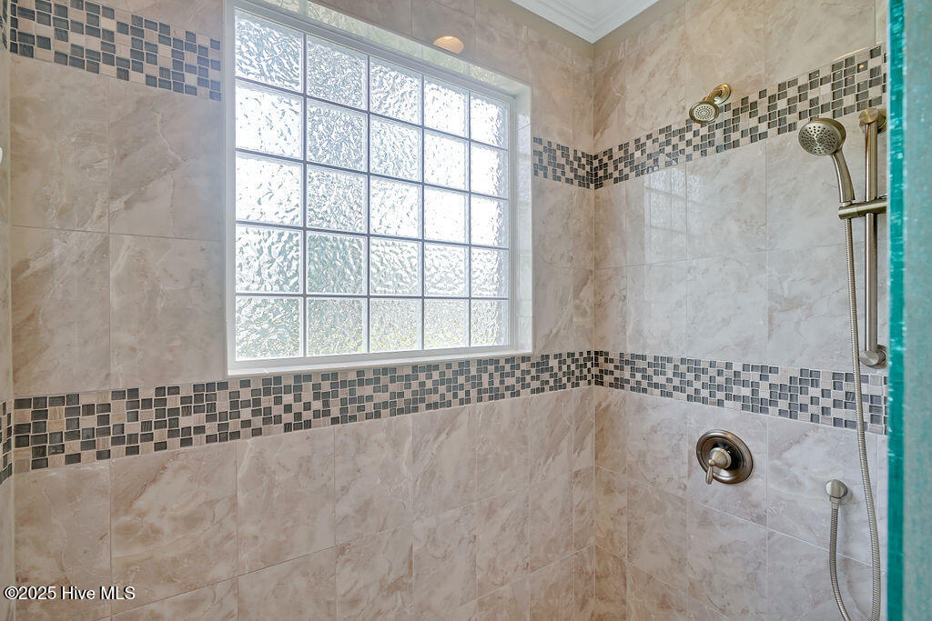 100514477 | Photo 29