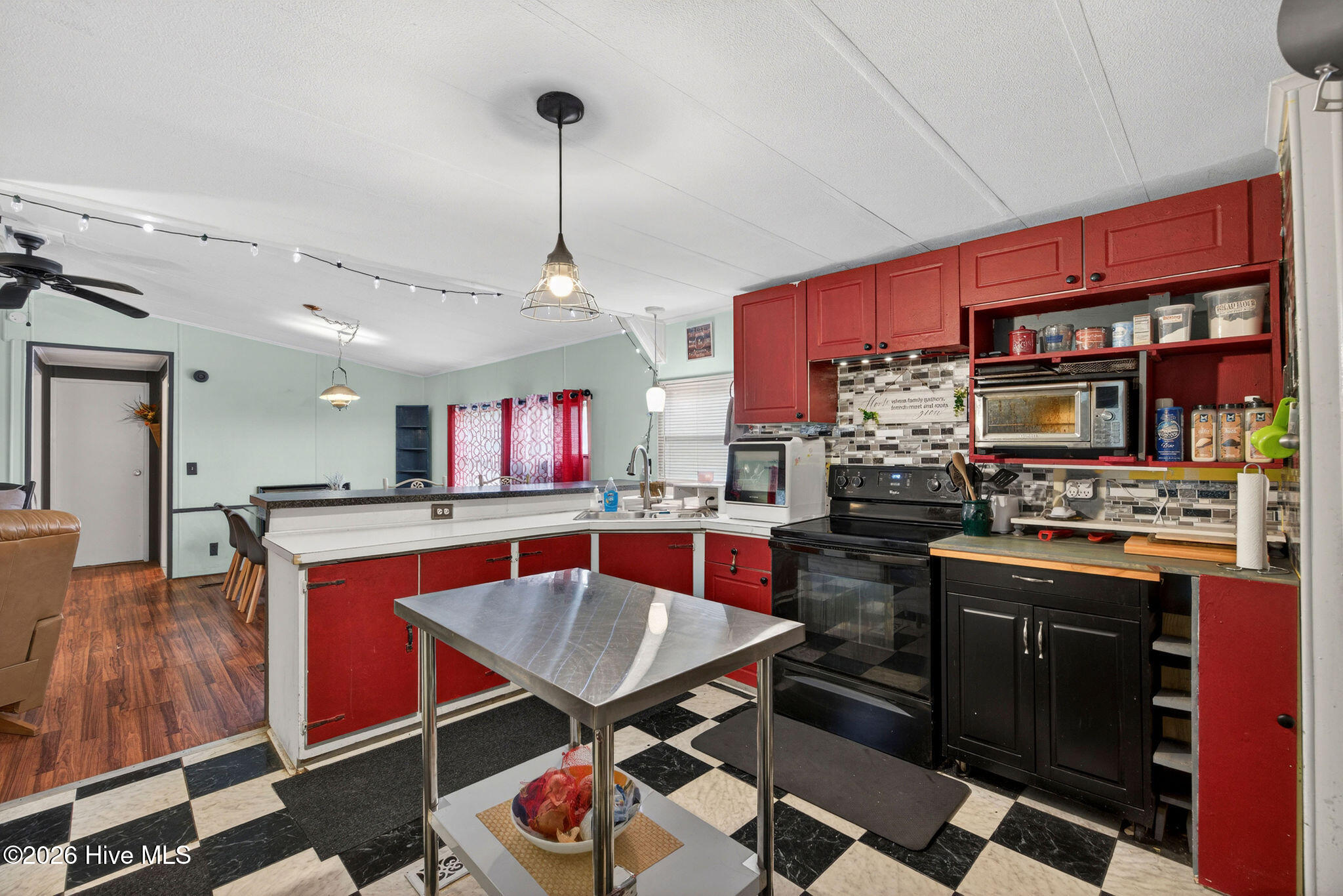 100566333 | Photo 10