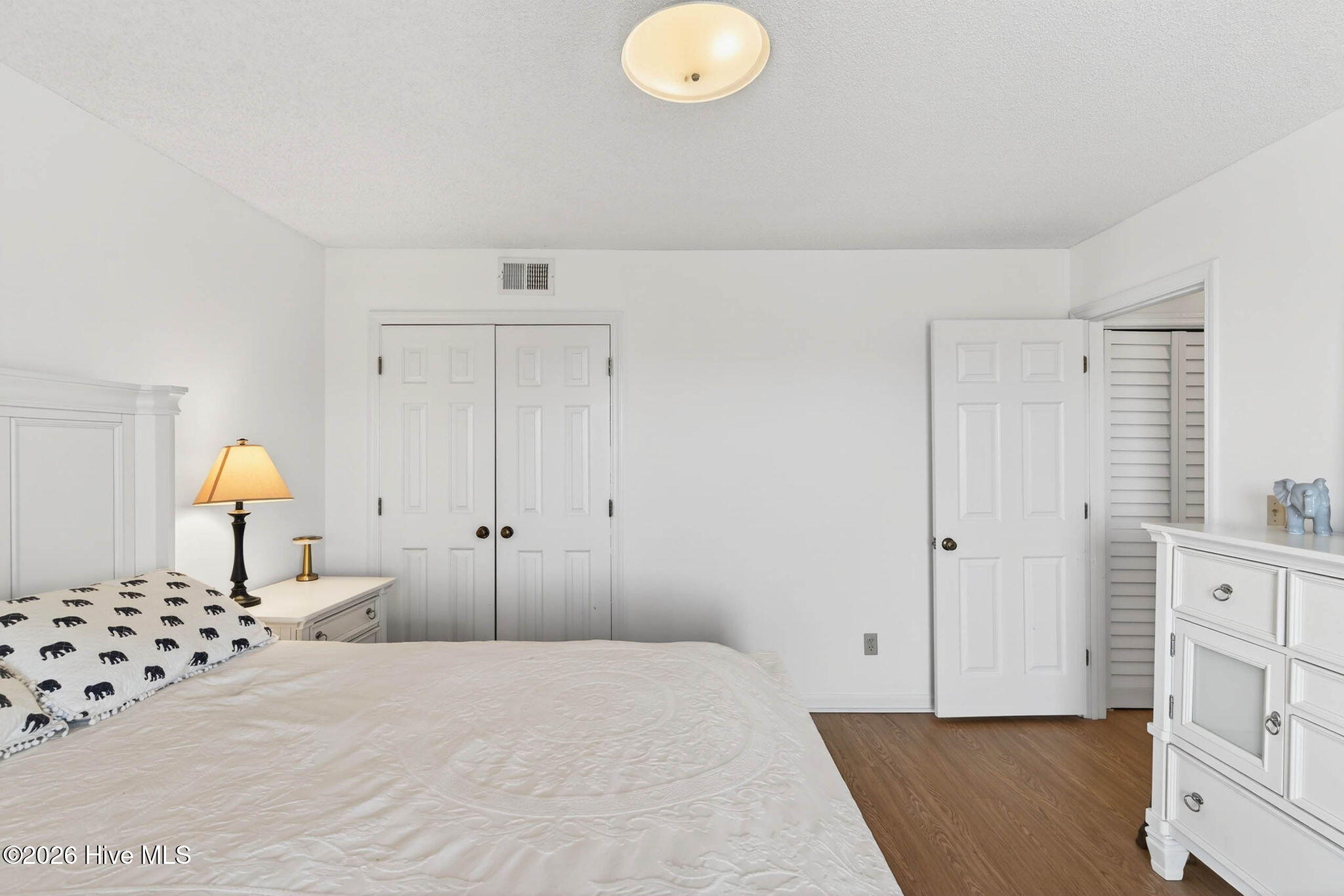 100564703 | Photo 15