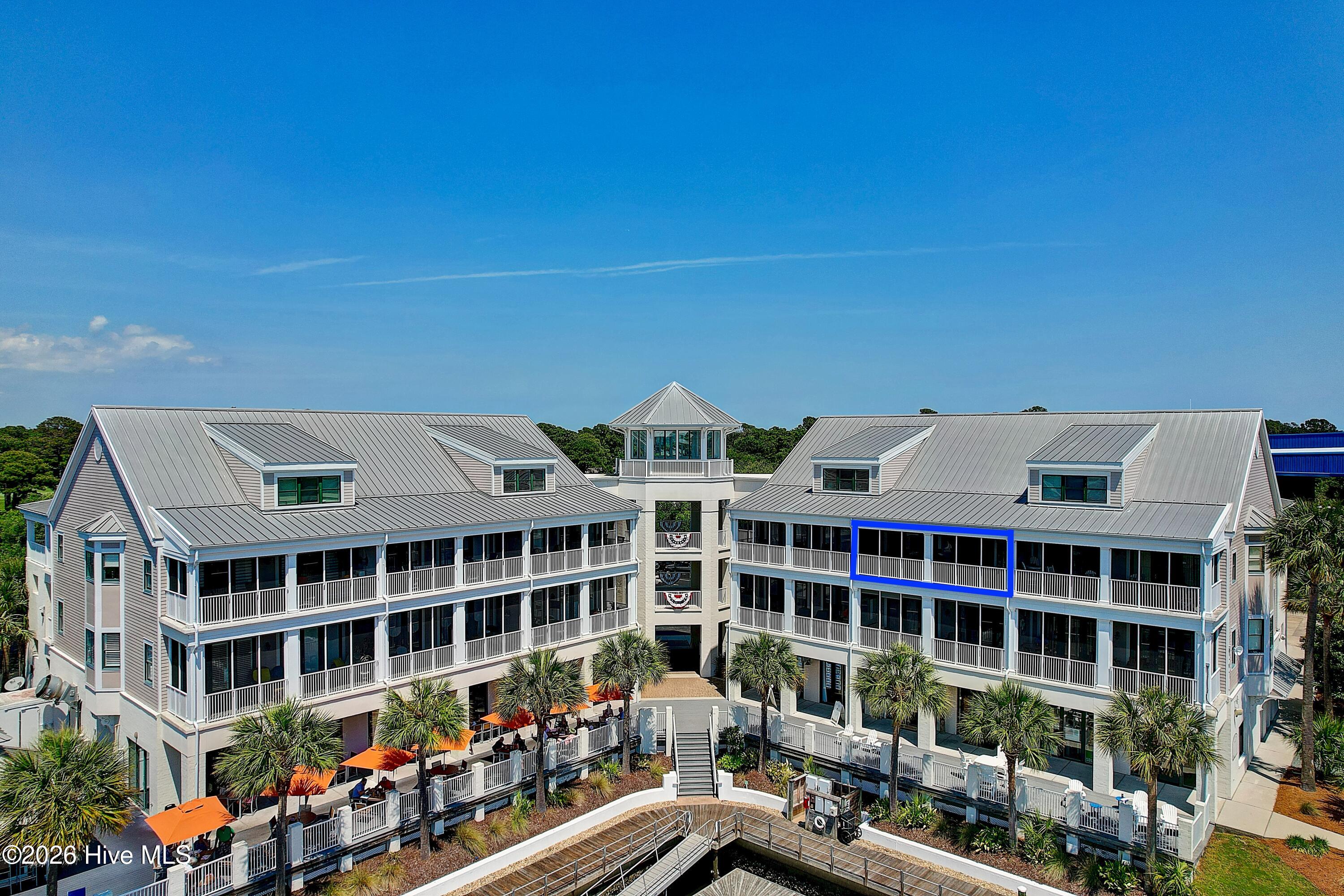 100566175 | Photo 30