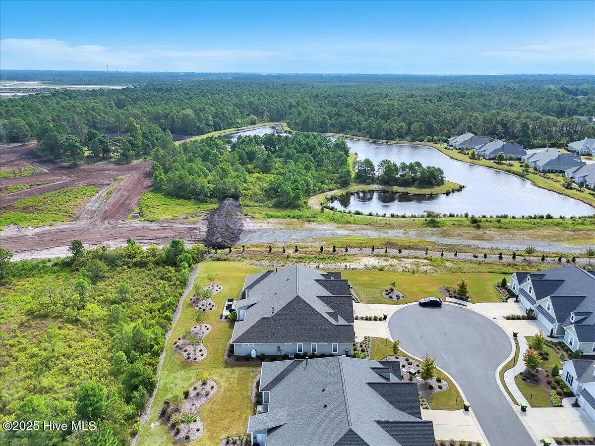 100530087 | Photo 43