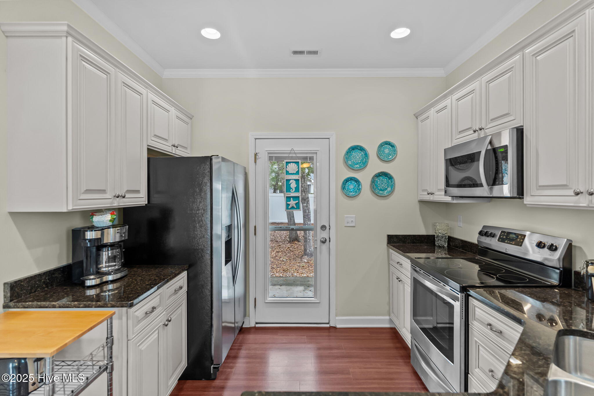 100543920 | Photo 11