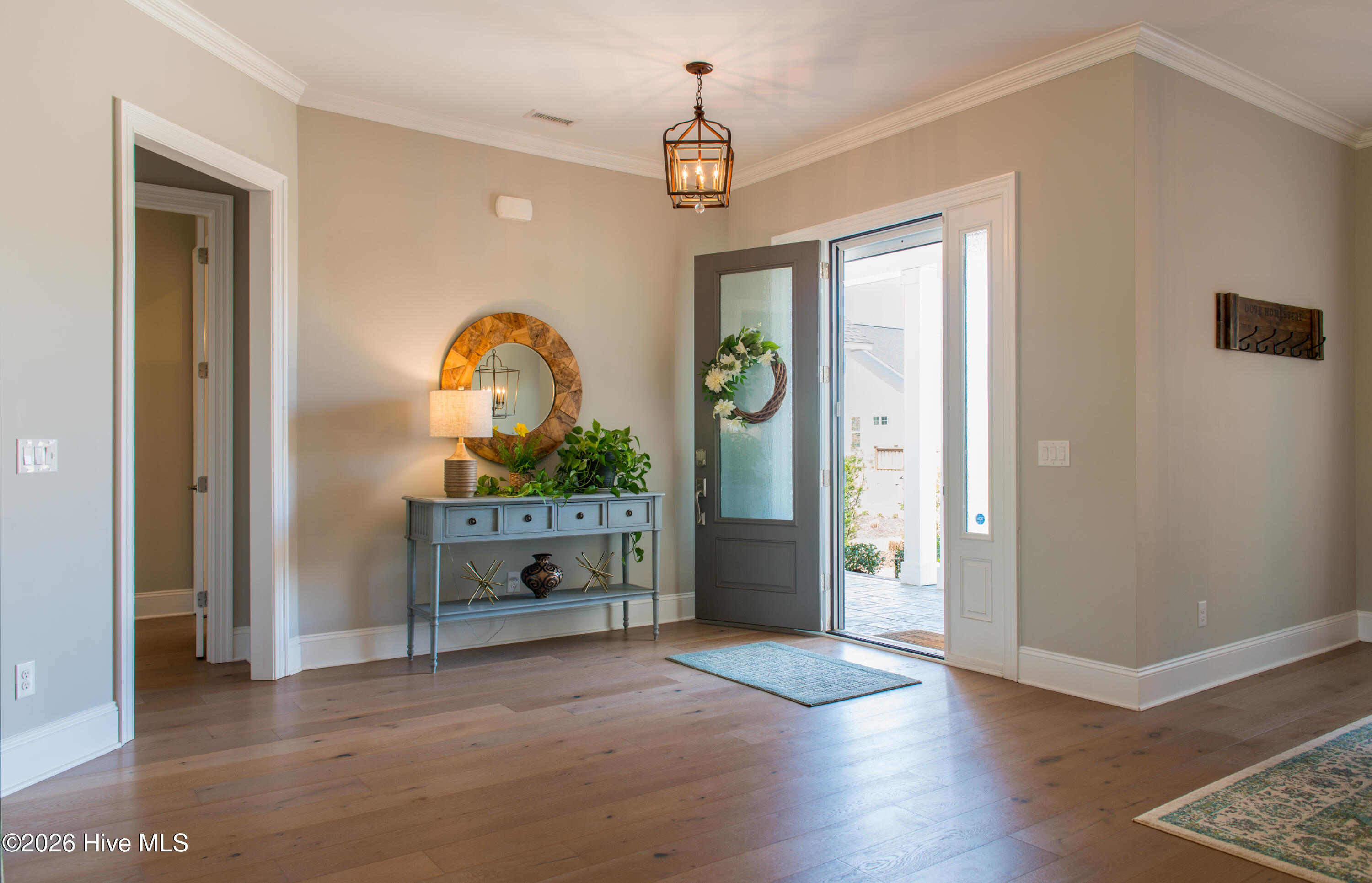 100560299 | Photo 44