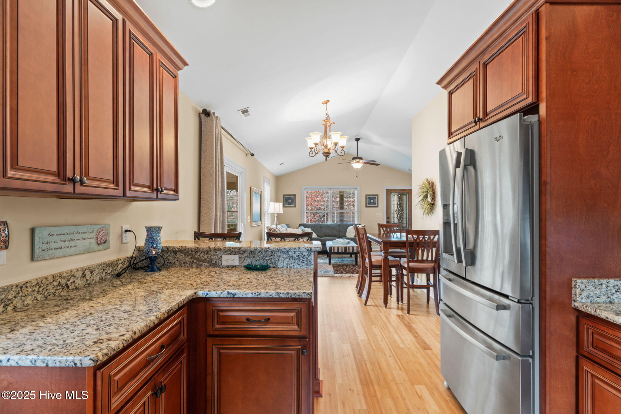 100546852 | Photo 17