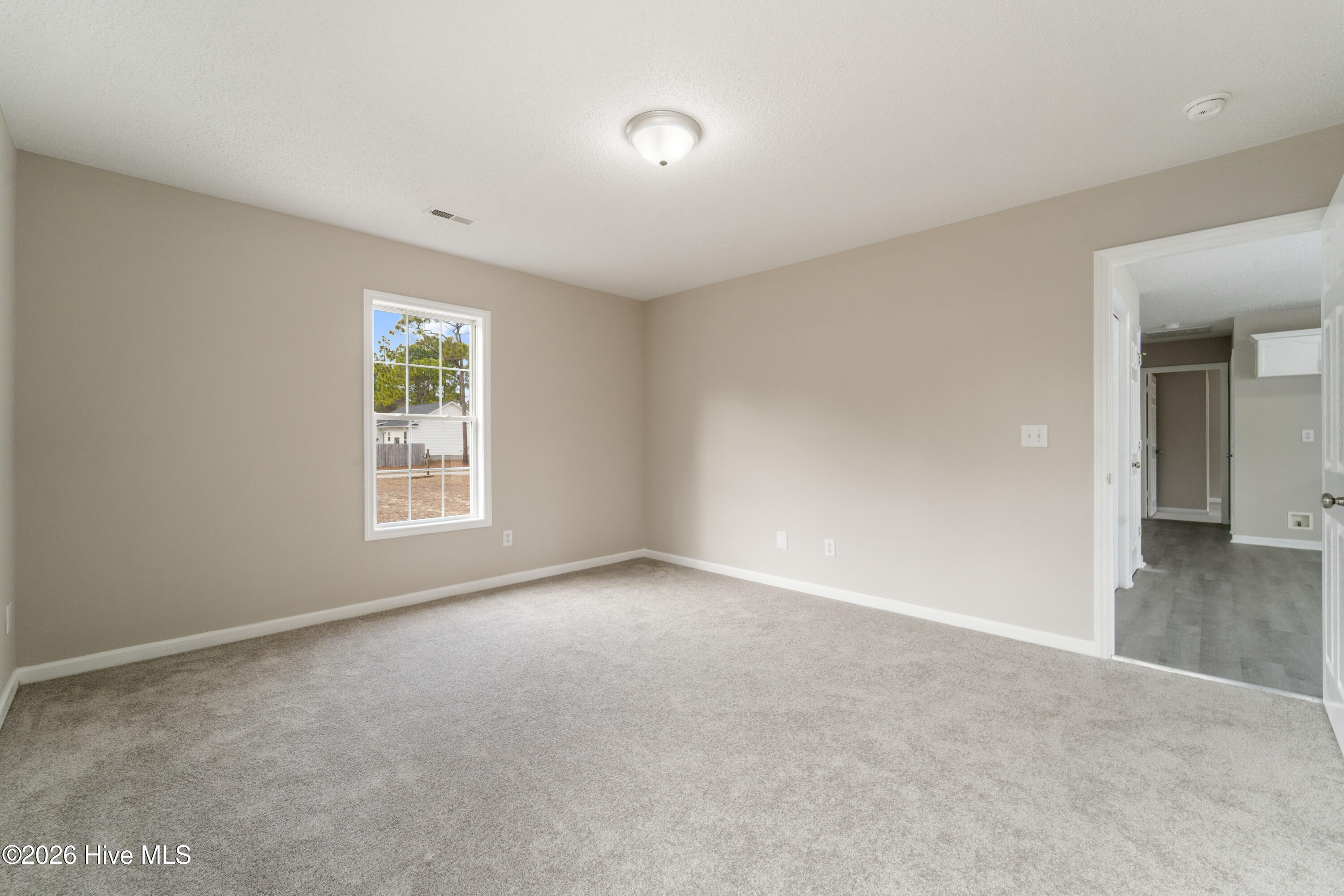 100551599 | Photo 23