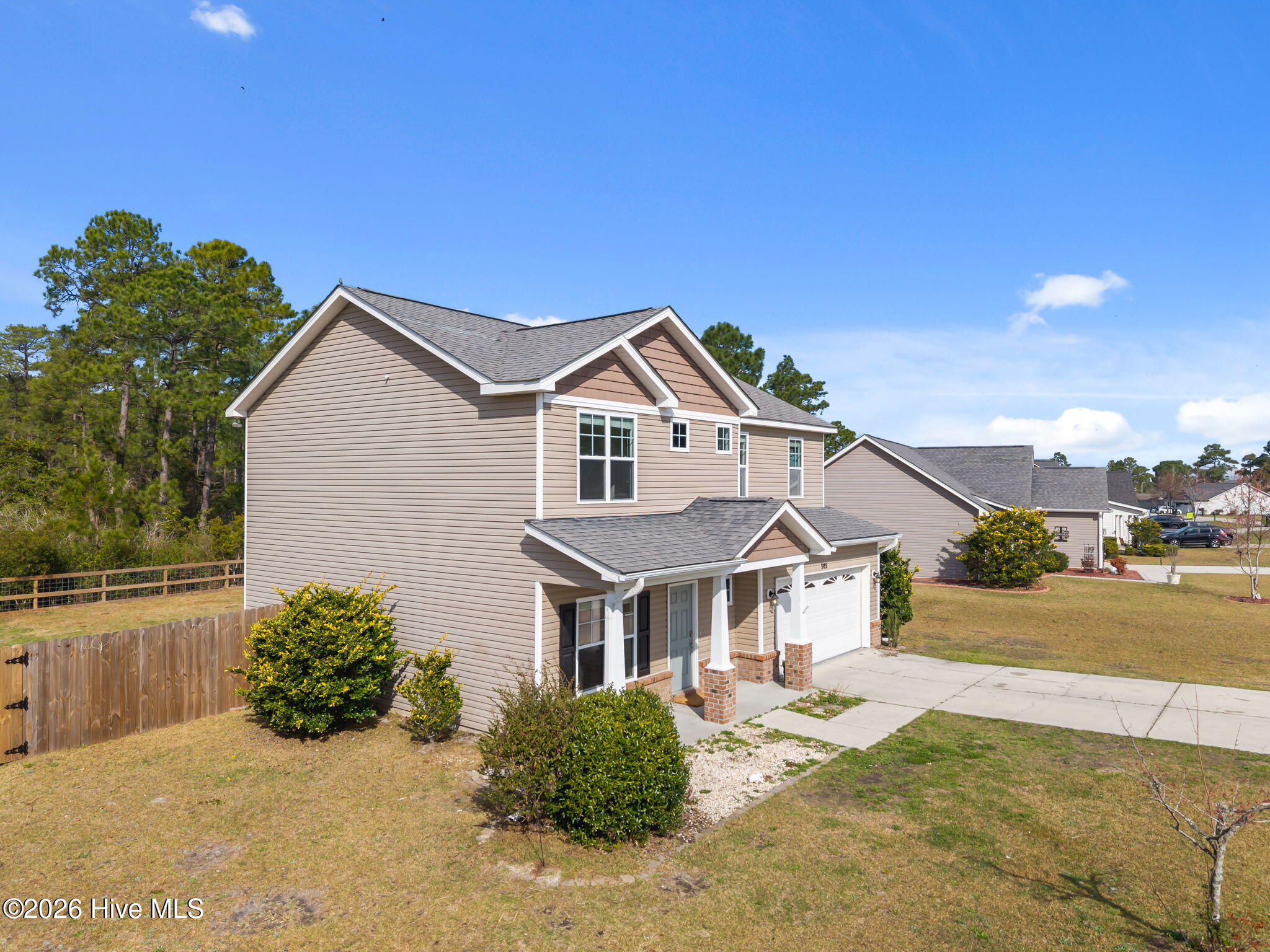 100557440 | Photo 41