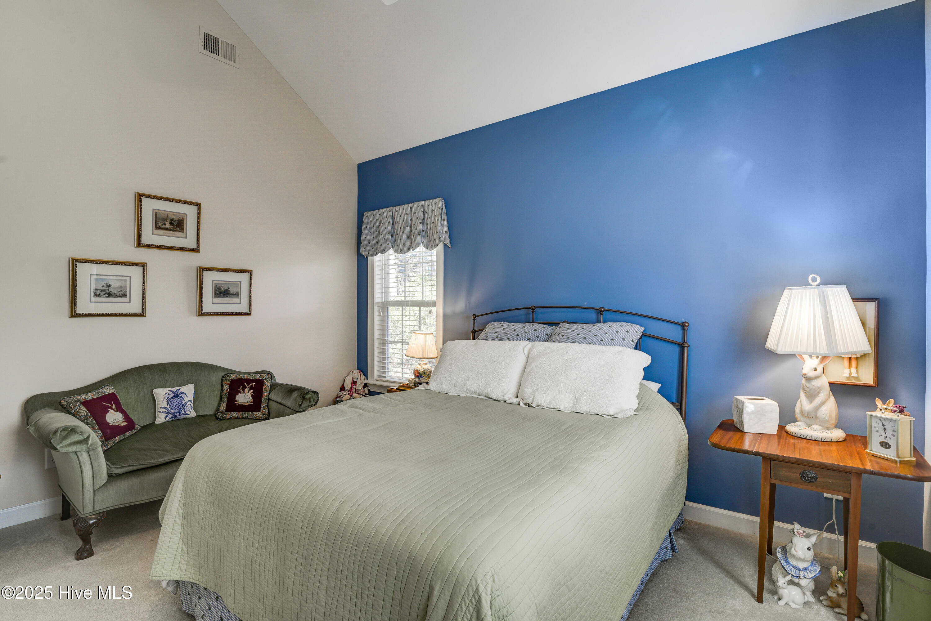 100547083 | Photo 19