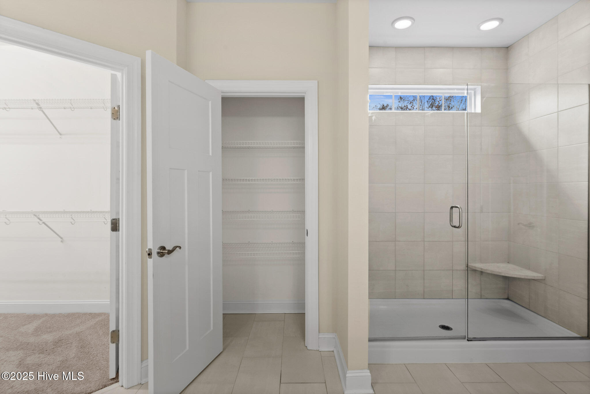 100544339 | Photo 15