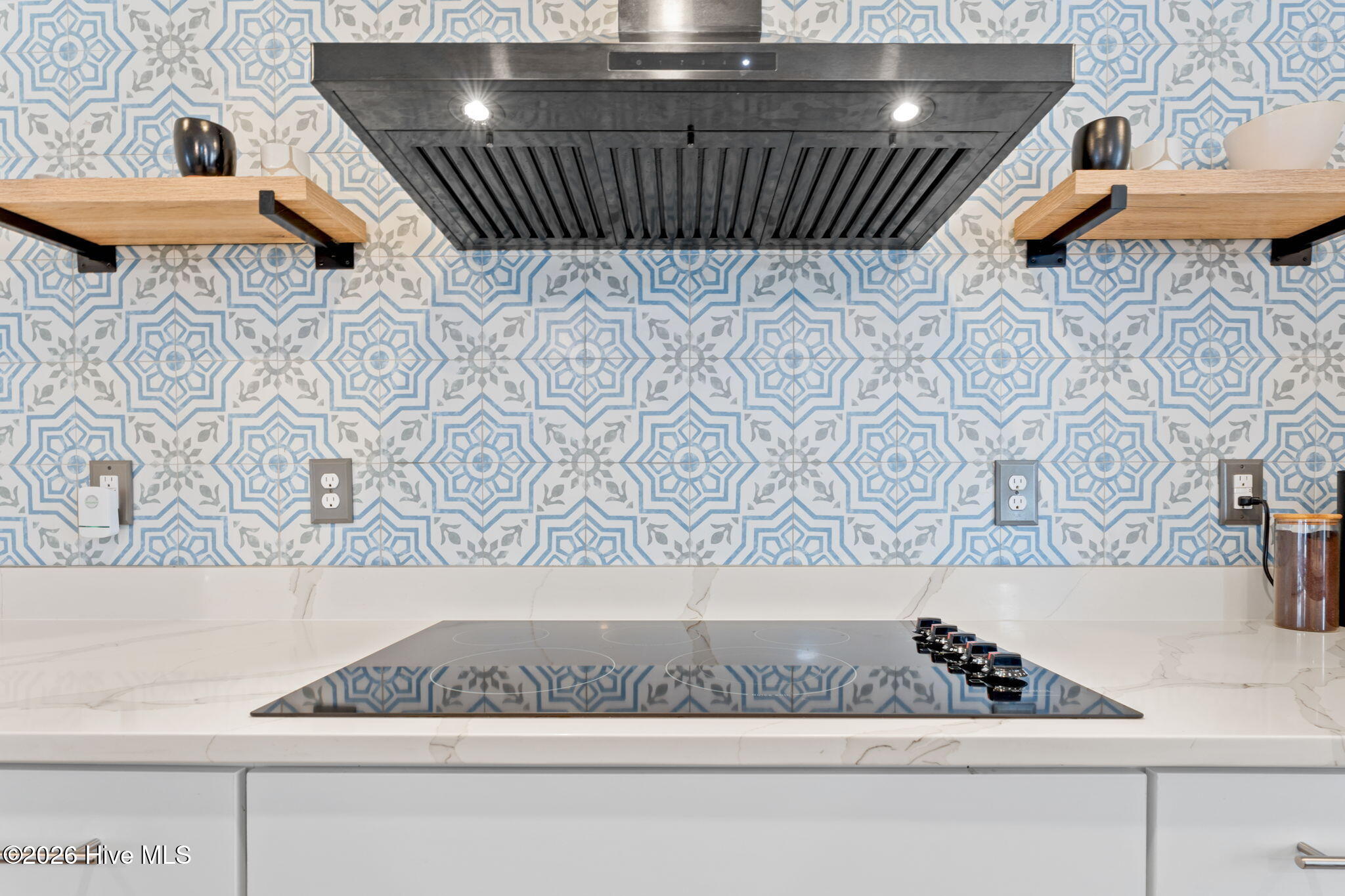 100554364 | Photo 18