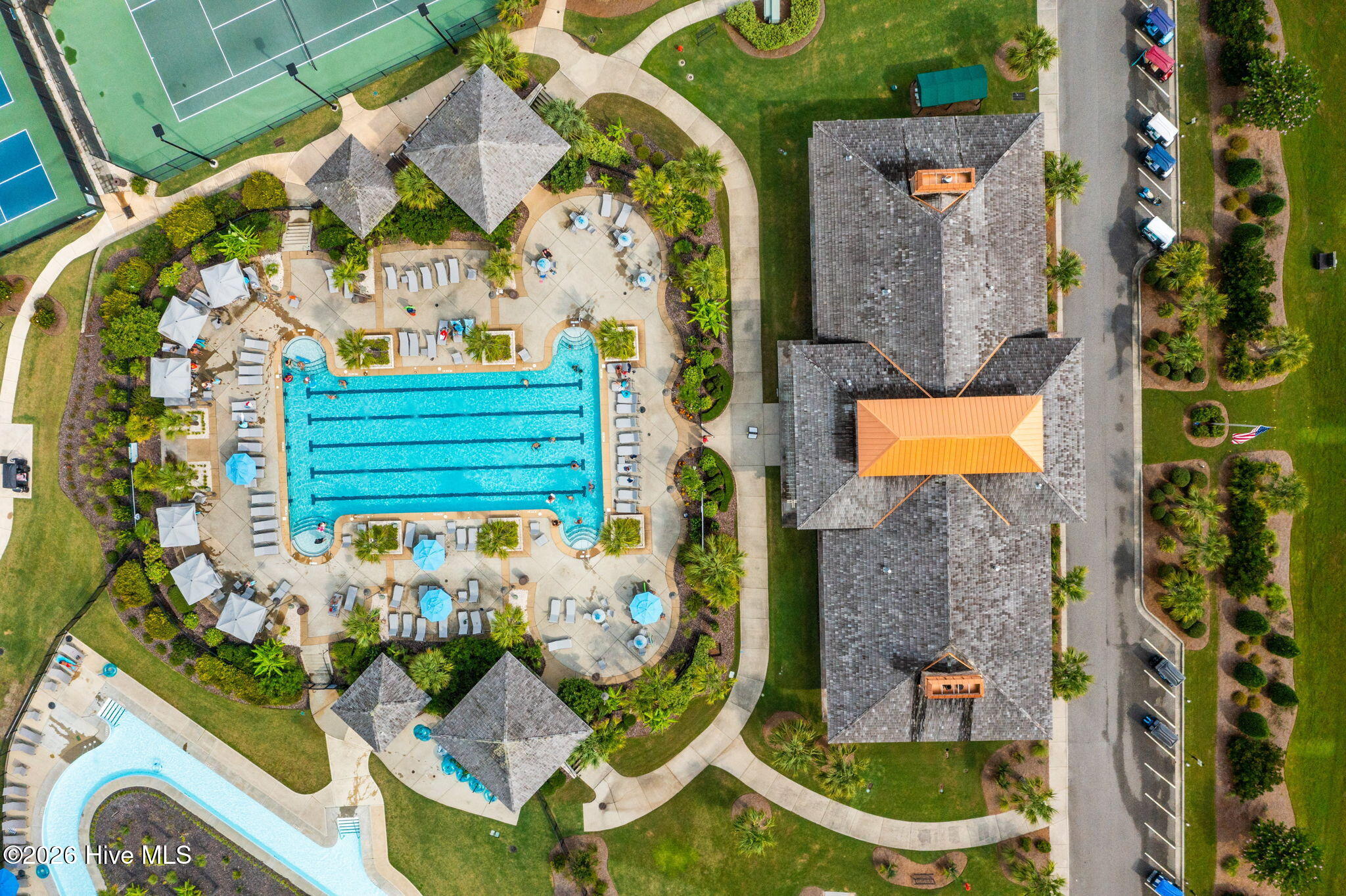 100568496 | Photo 69