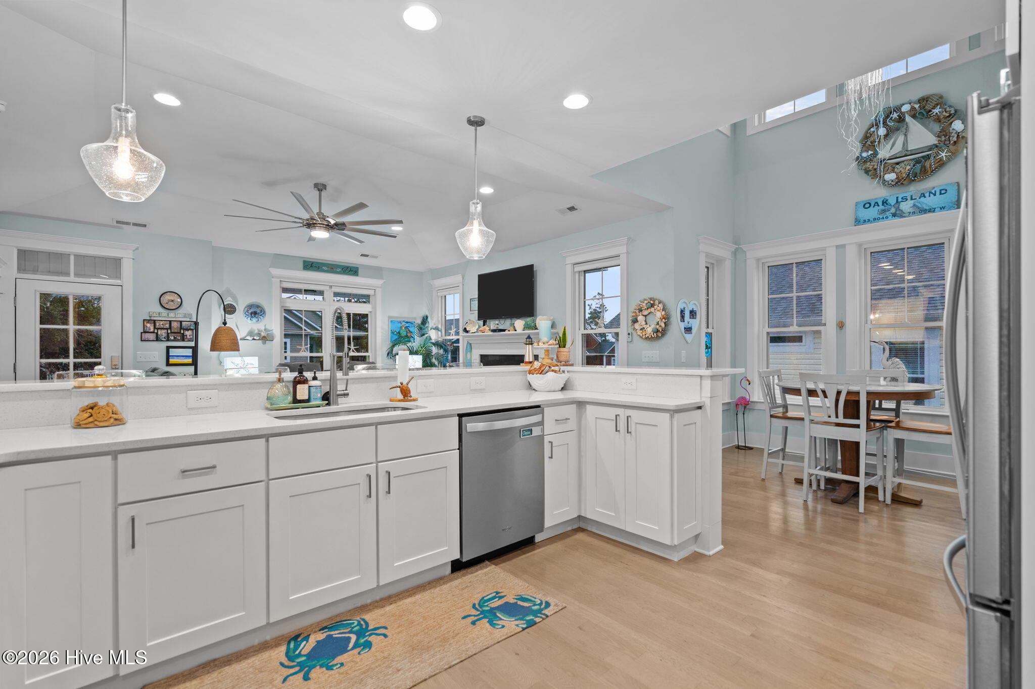 100549491 | Photo 15