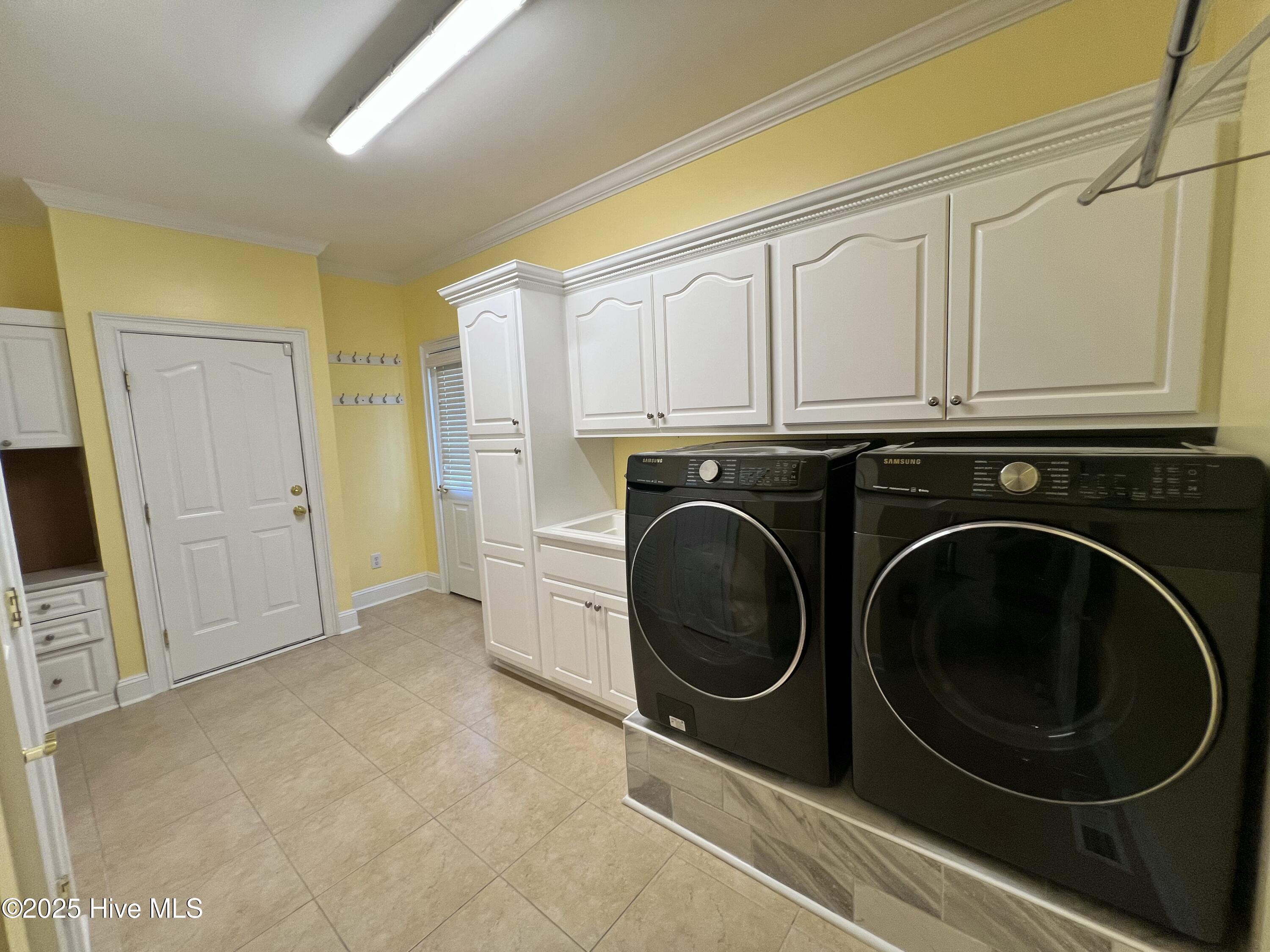 100522617 | Photo 28