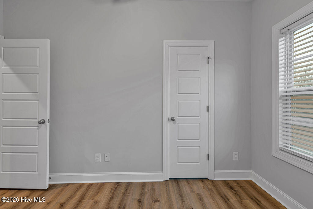 100548703 | Photo 21