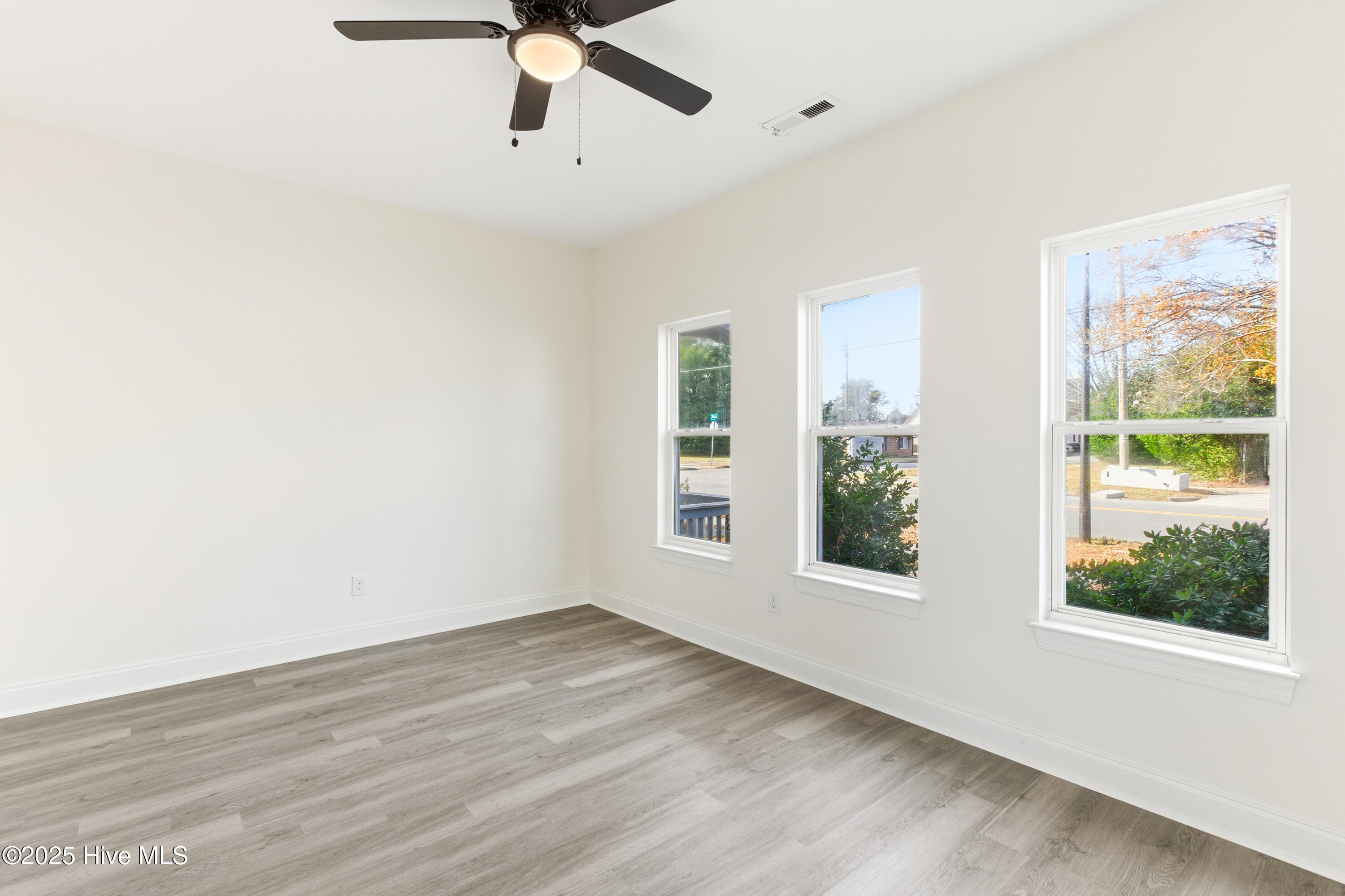 100545446 | Photo 14