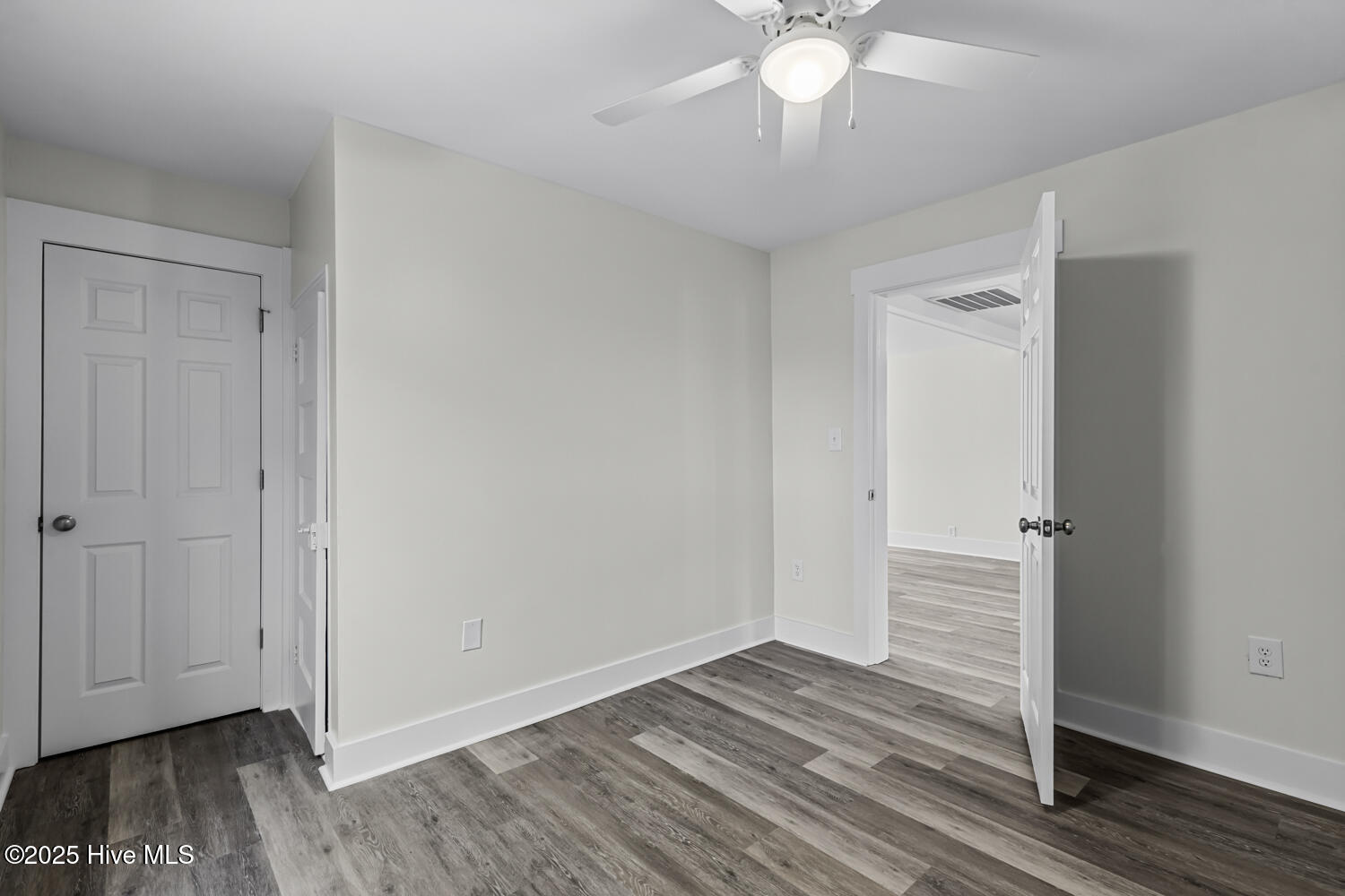 100544885 | Photo 27