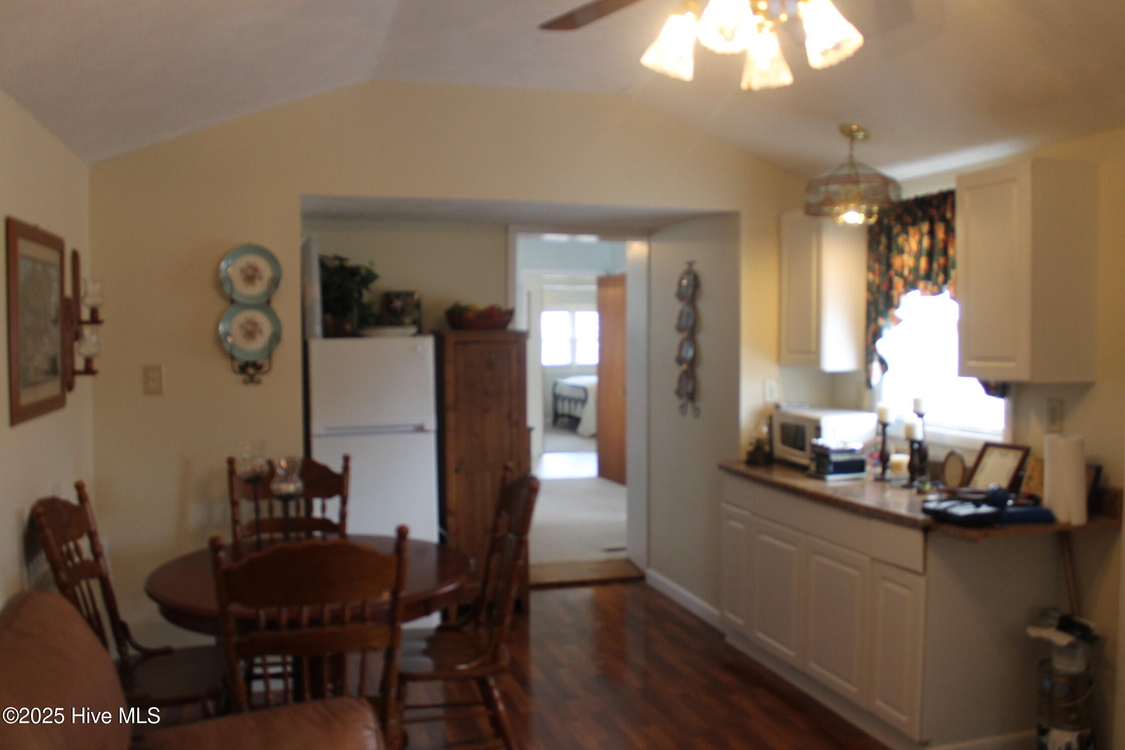 100544529 | Photo 18