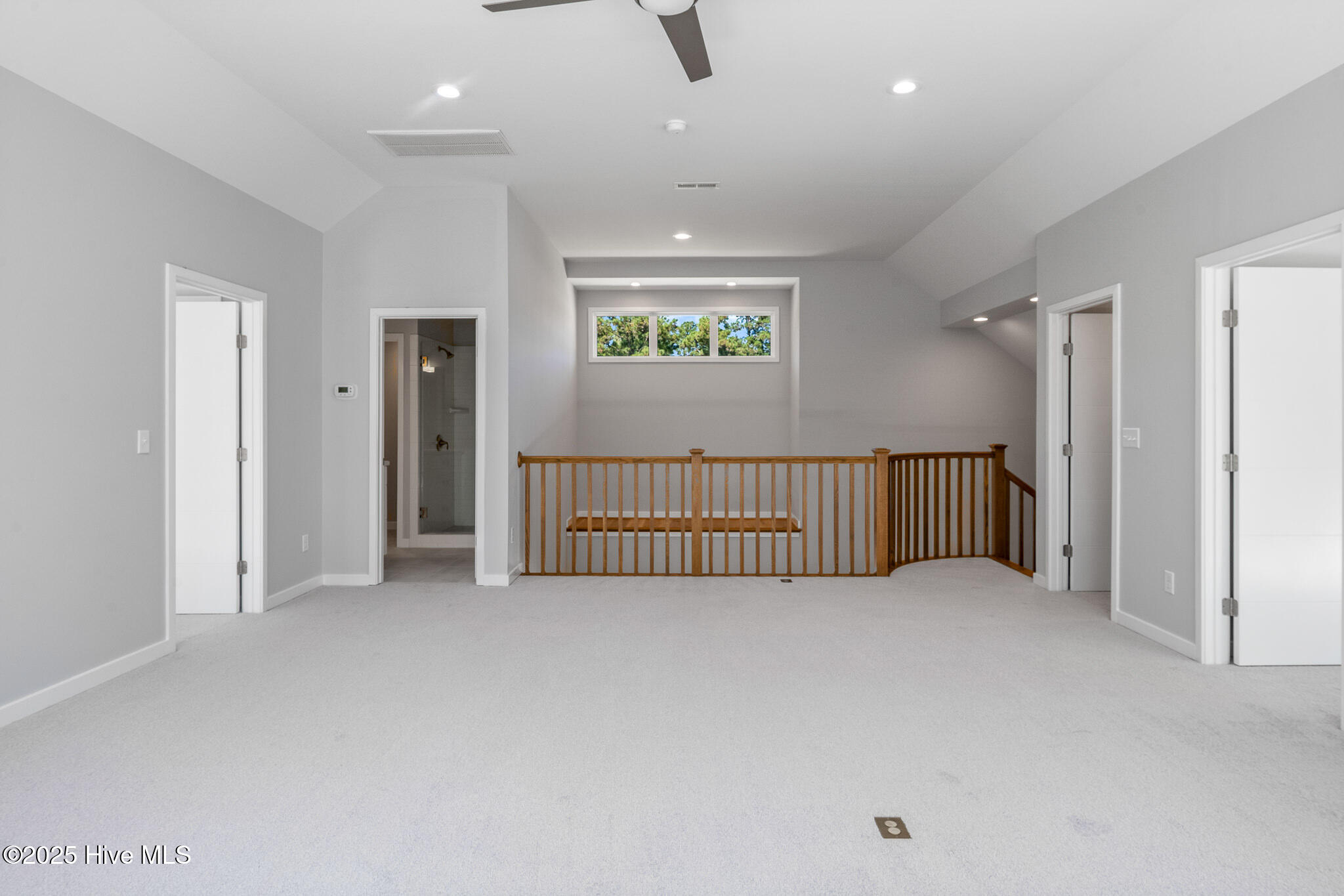 100540412 | Photo 42