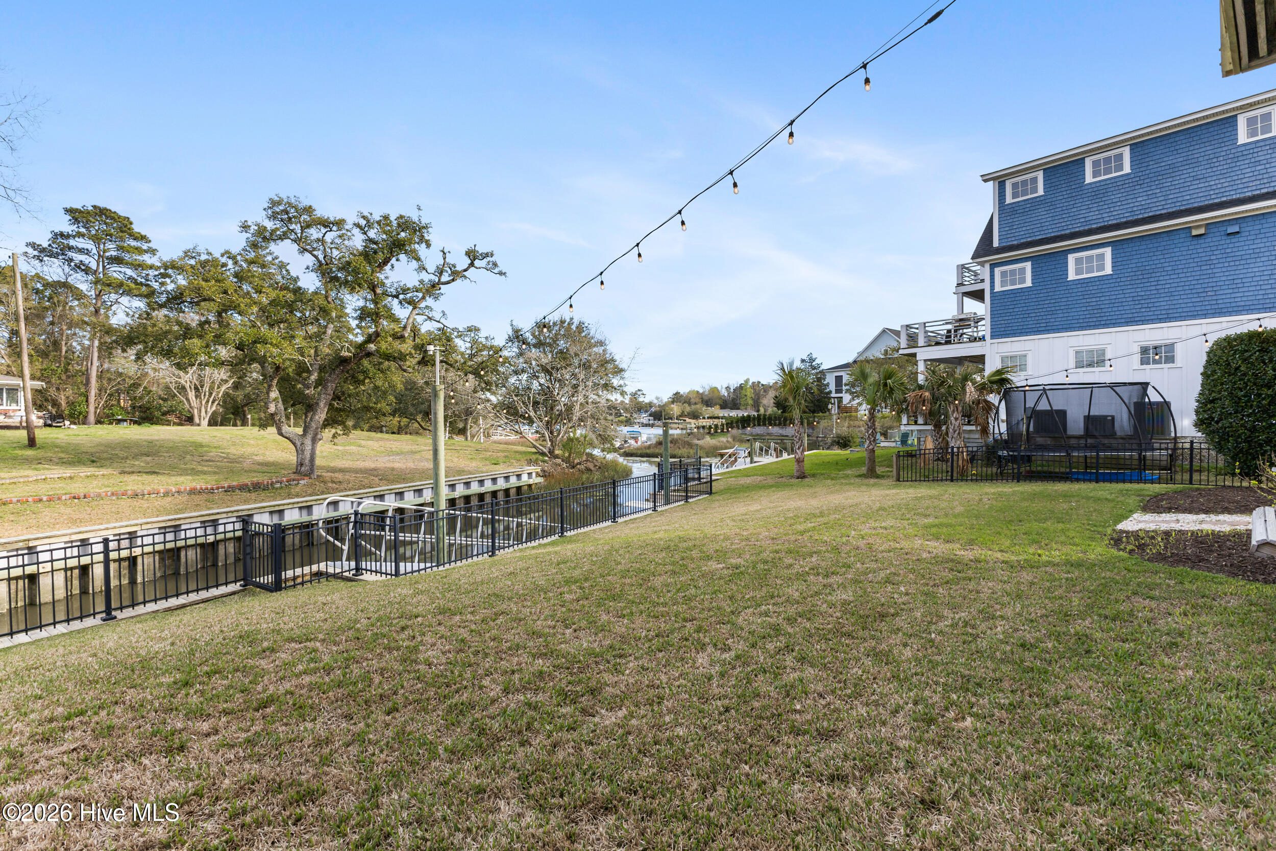 100561690 | Photo 49