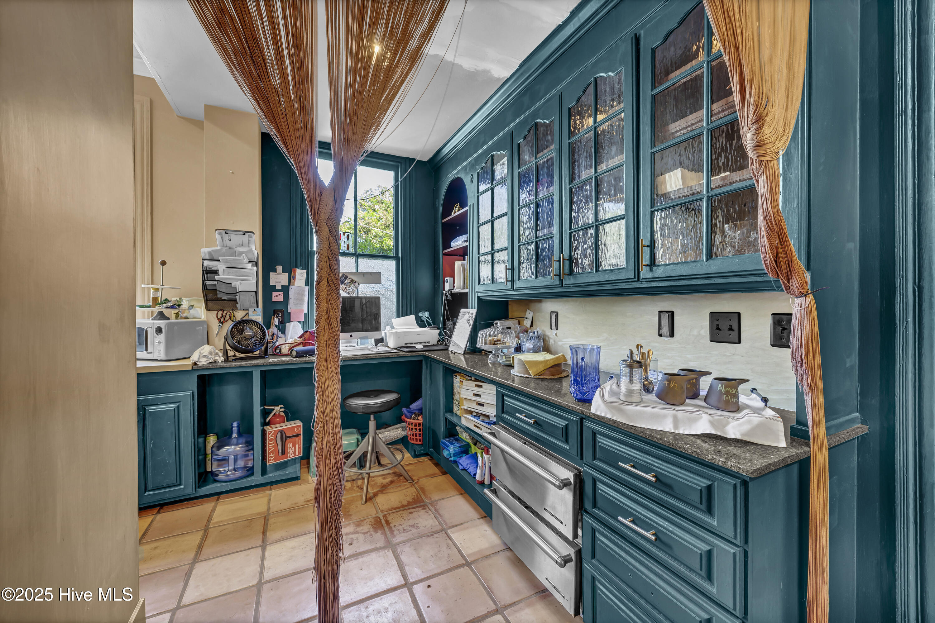 100531390 | Photo 46