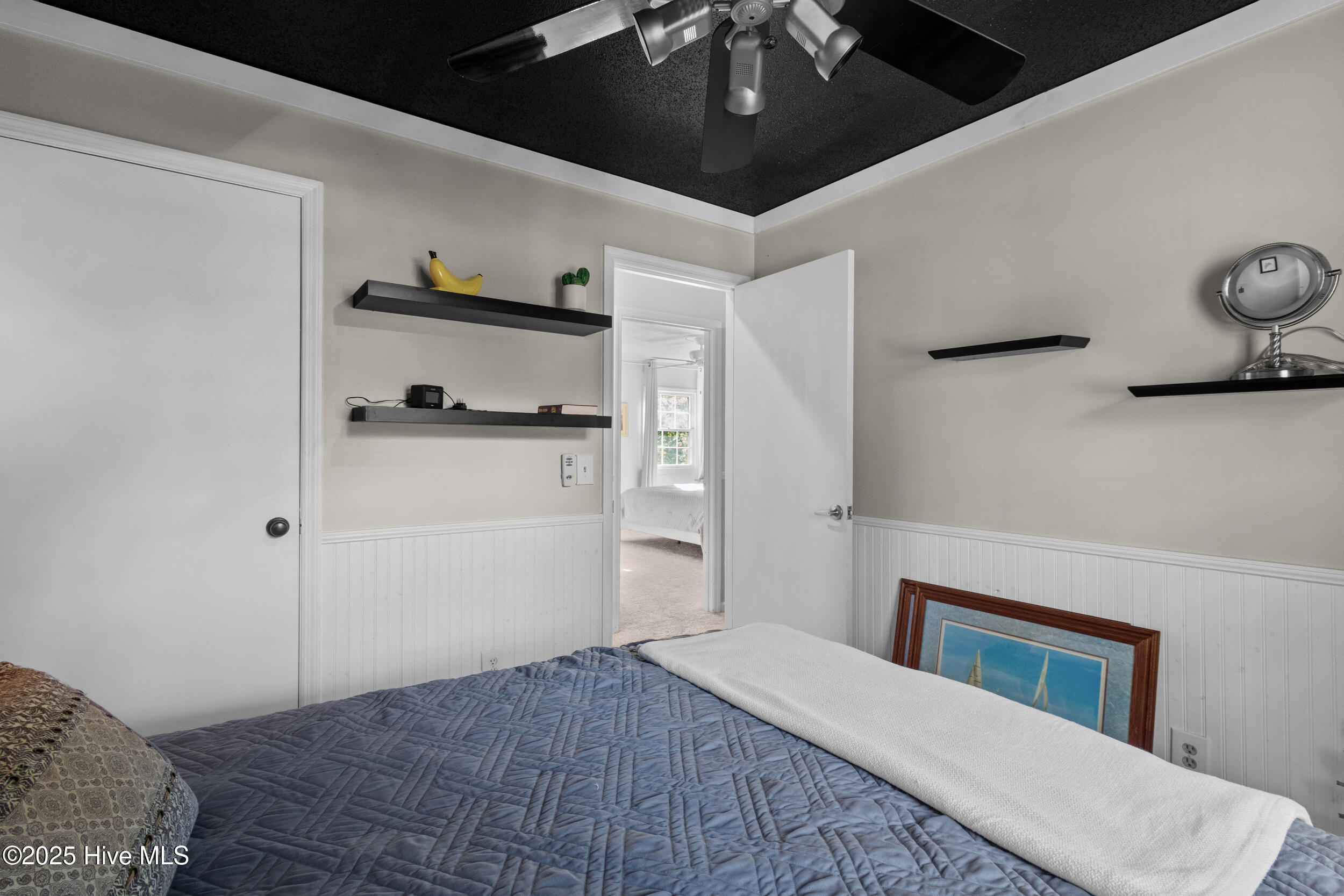 100537908 | Photo 27