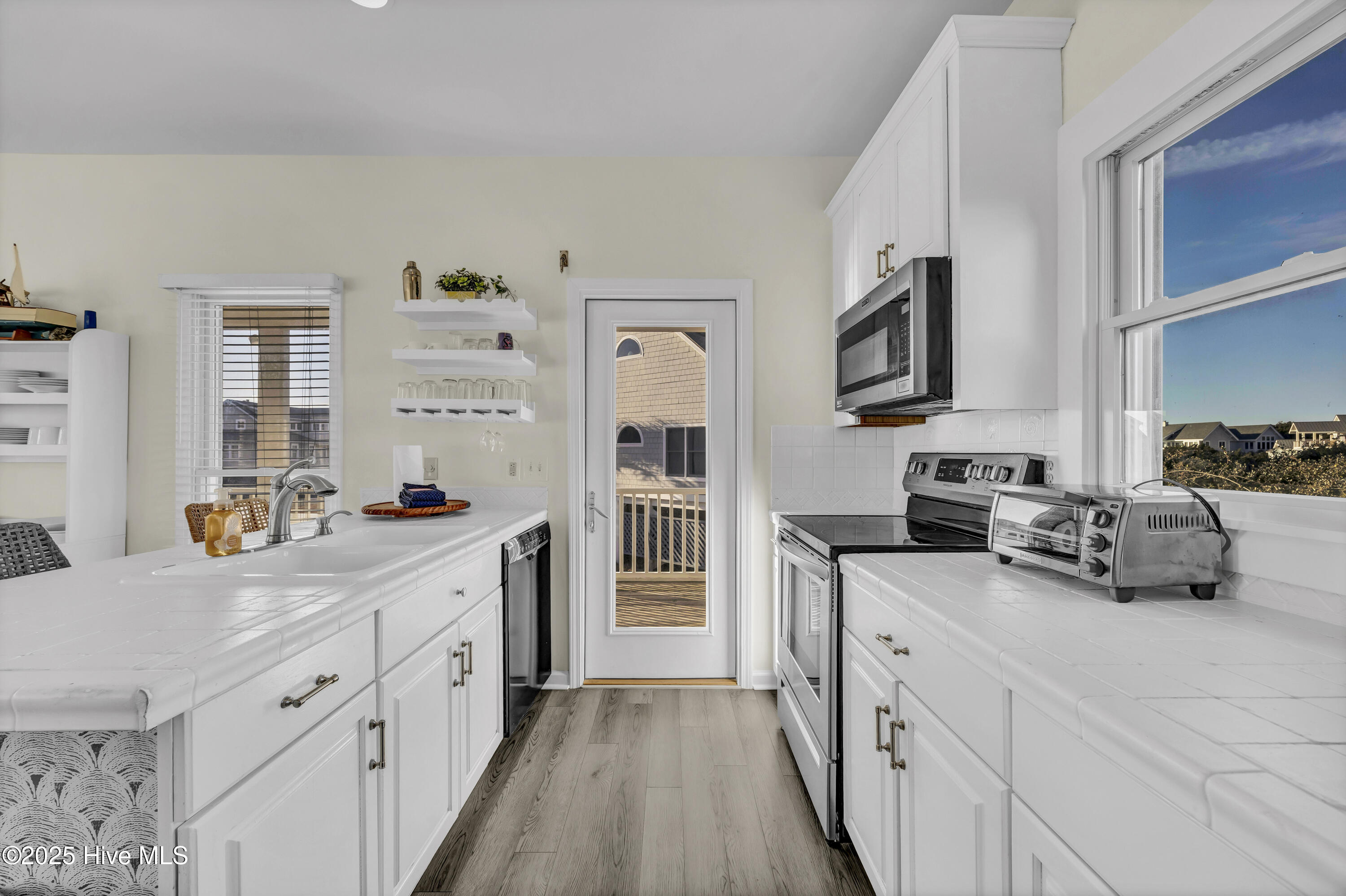 100546577 | Photo 18