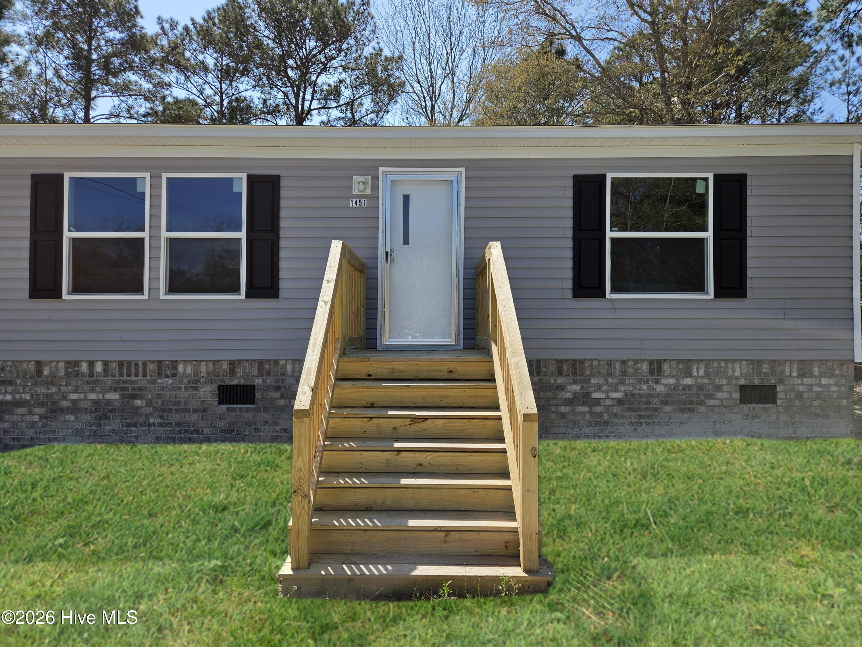 100563210 | Photo 34