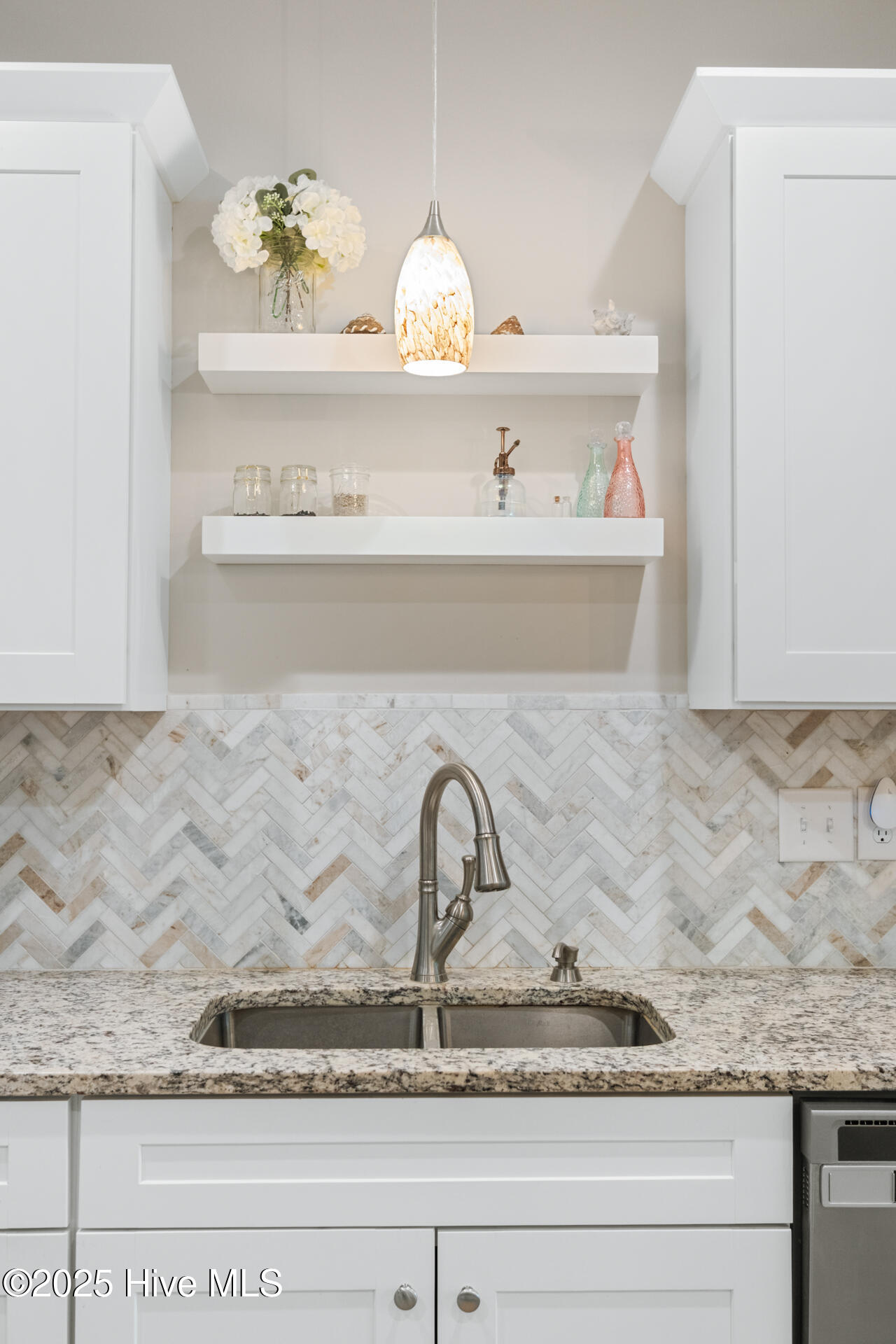 100554078 | Photo 25