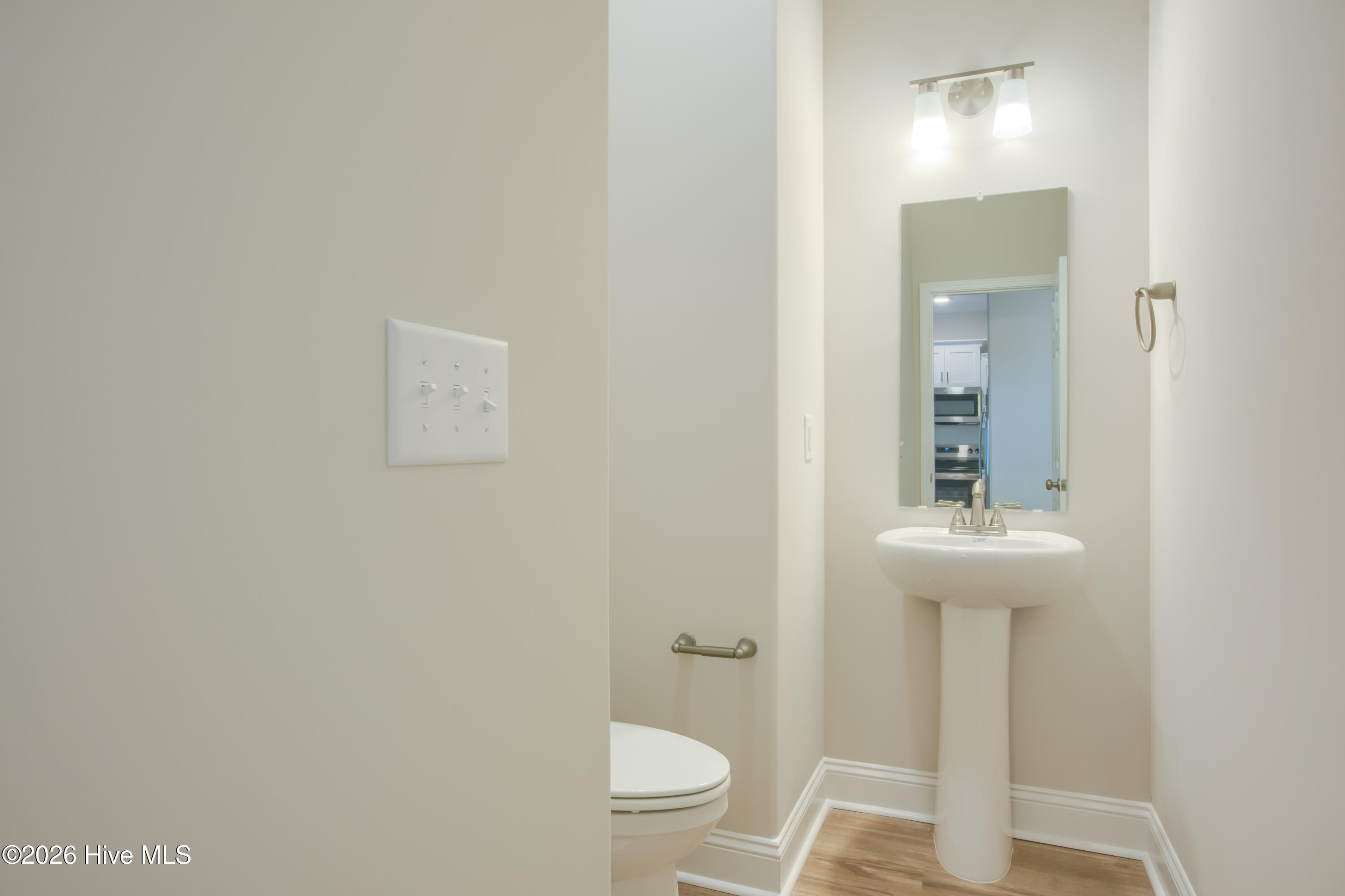 100560364 | Photo 11