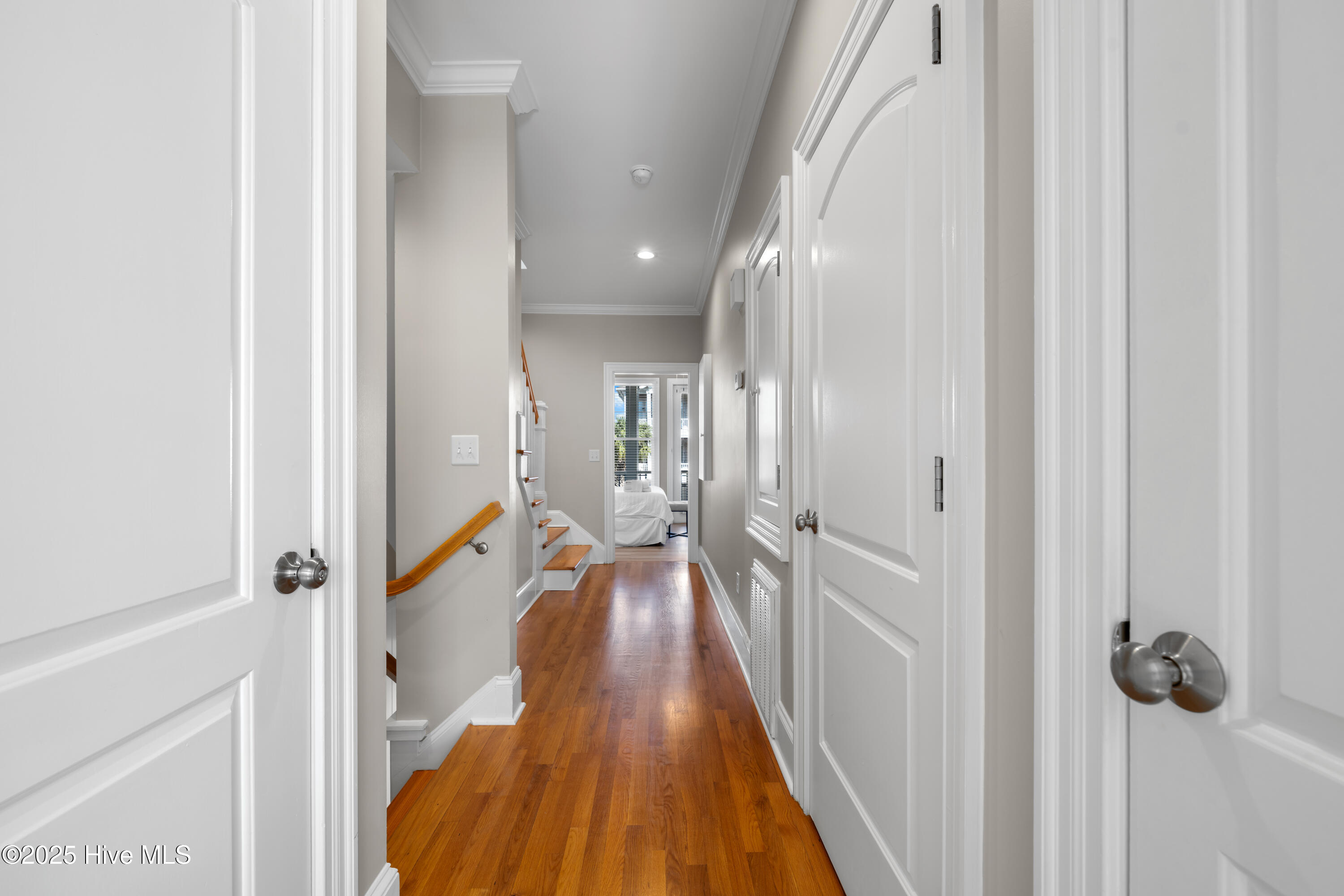 100541369 | Photo 18