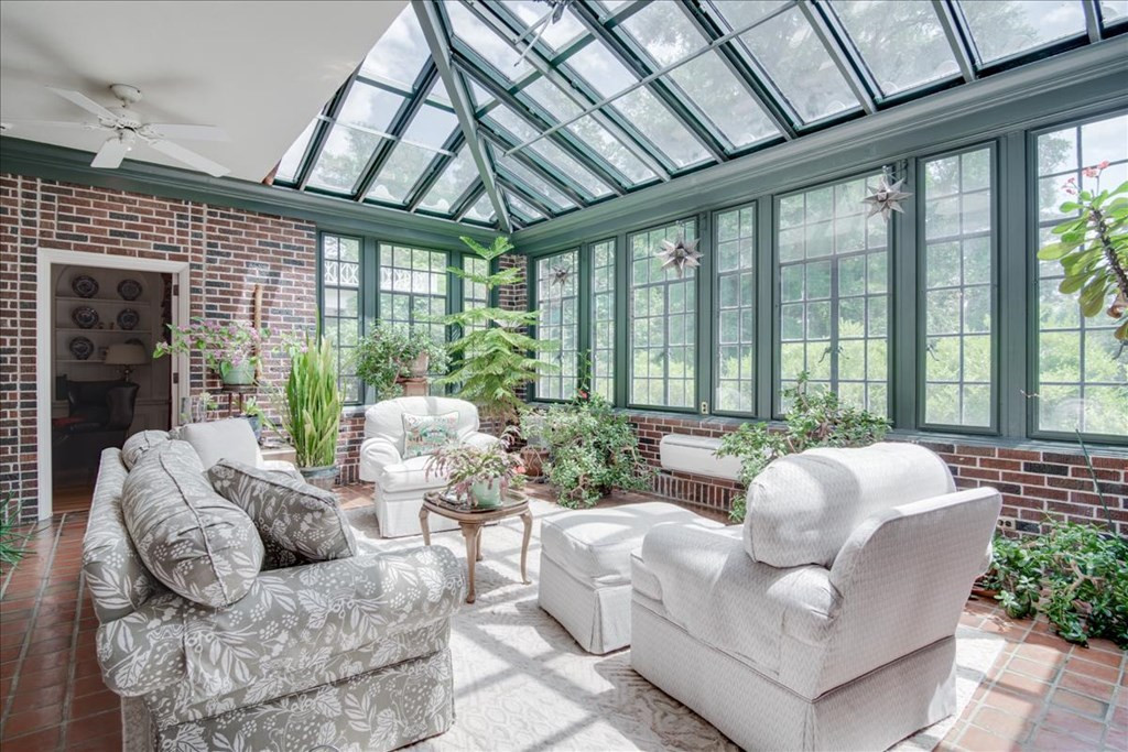 Solarium with view to back gardens & fountain