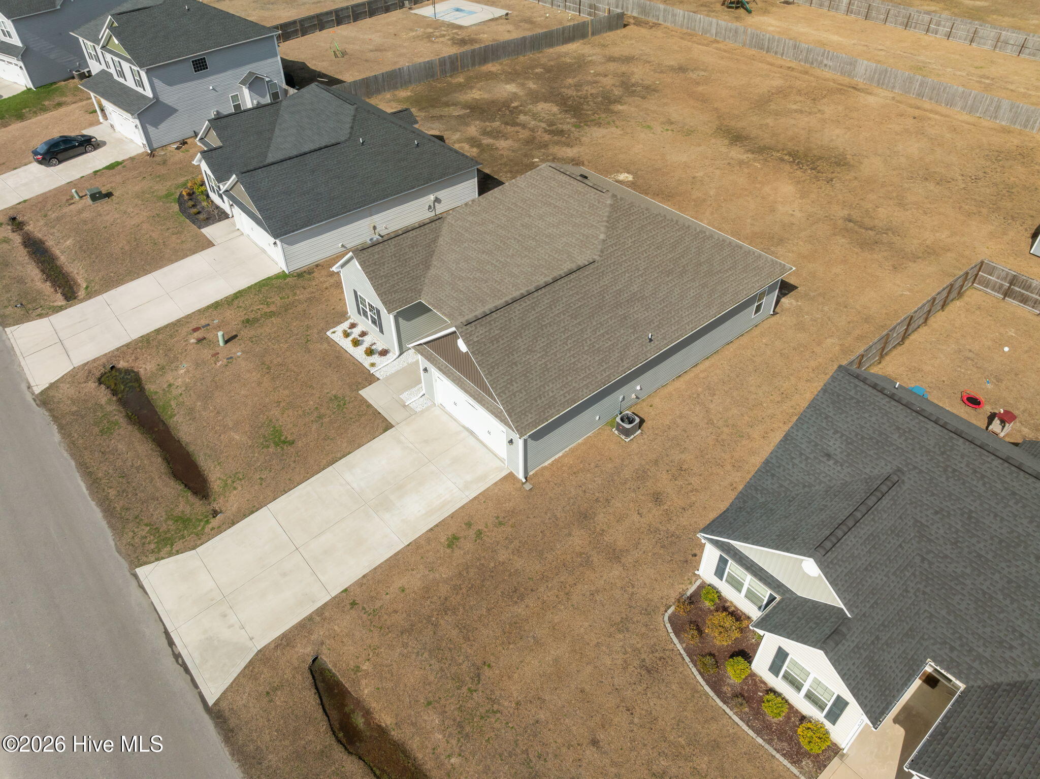 100559692 | Photo 37