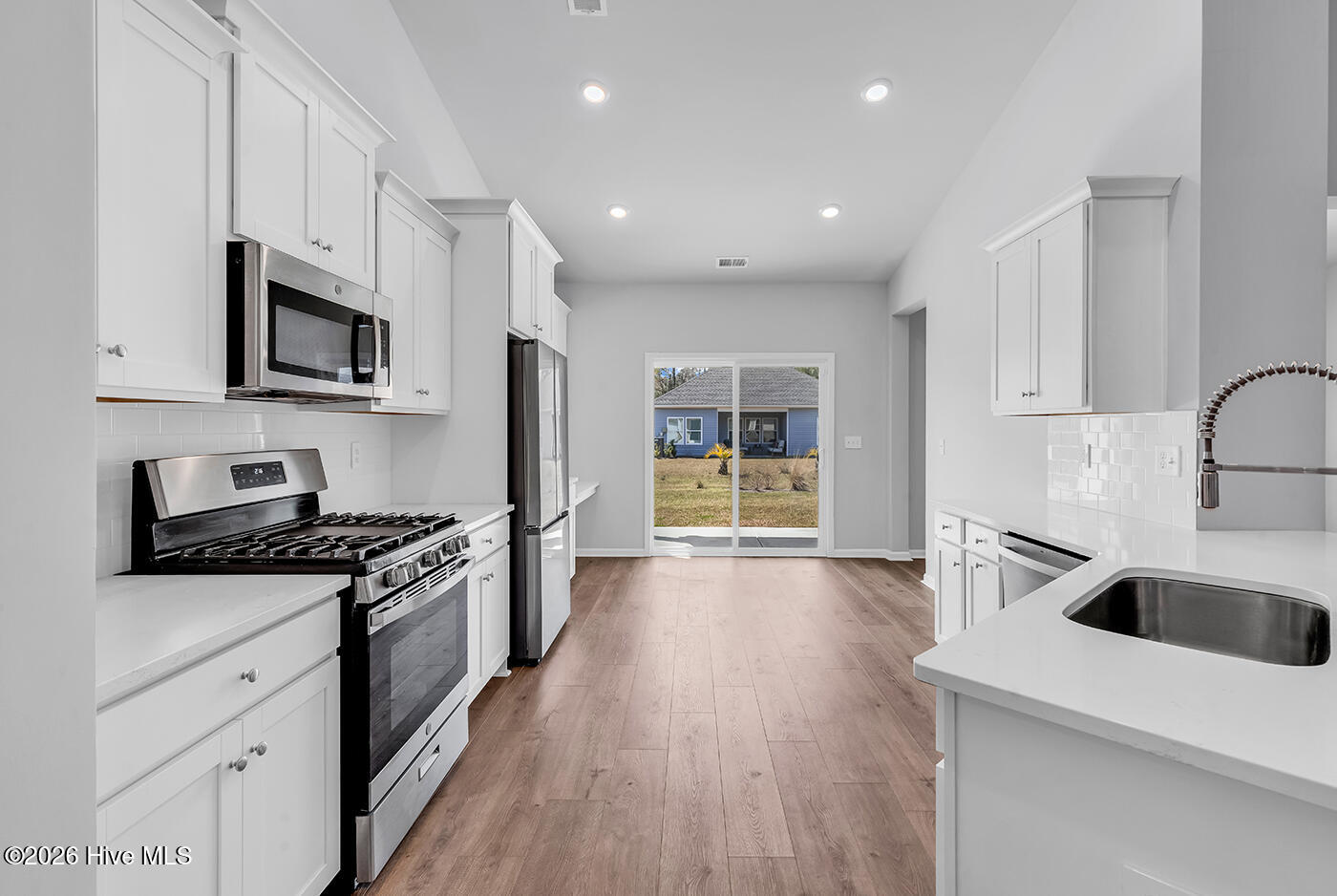 100560005 | Photo 13