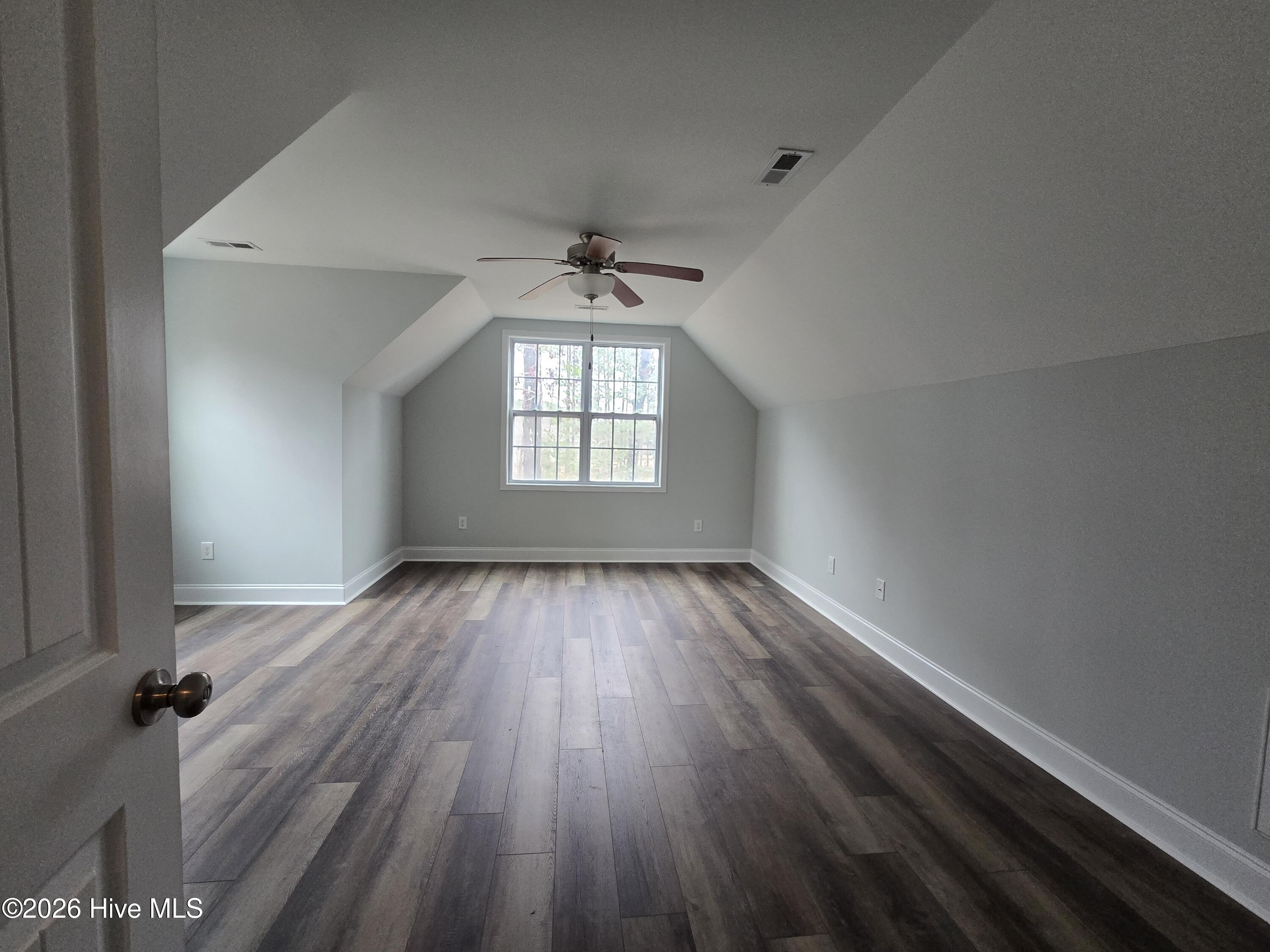 100547360 | Photo 20