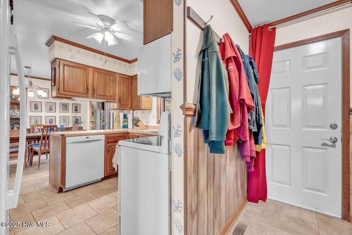 100546350 | Photo 24