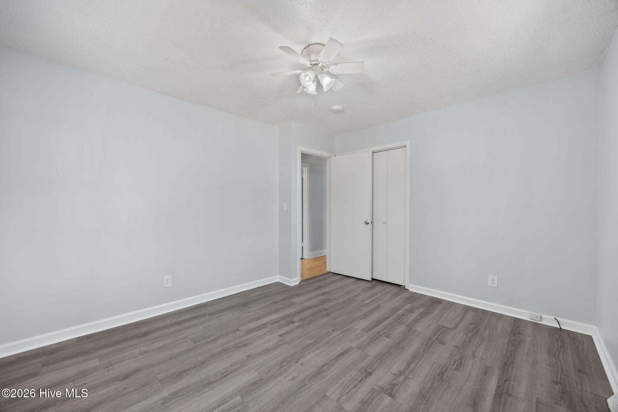 100554727 | Photo 23