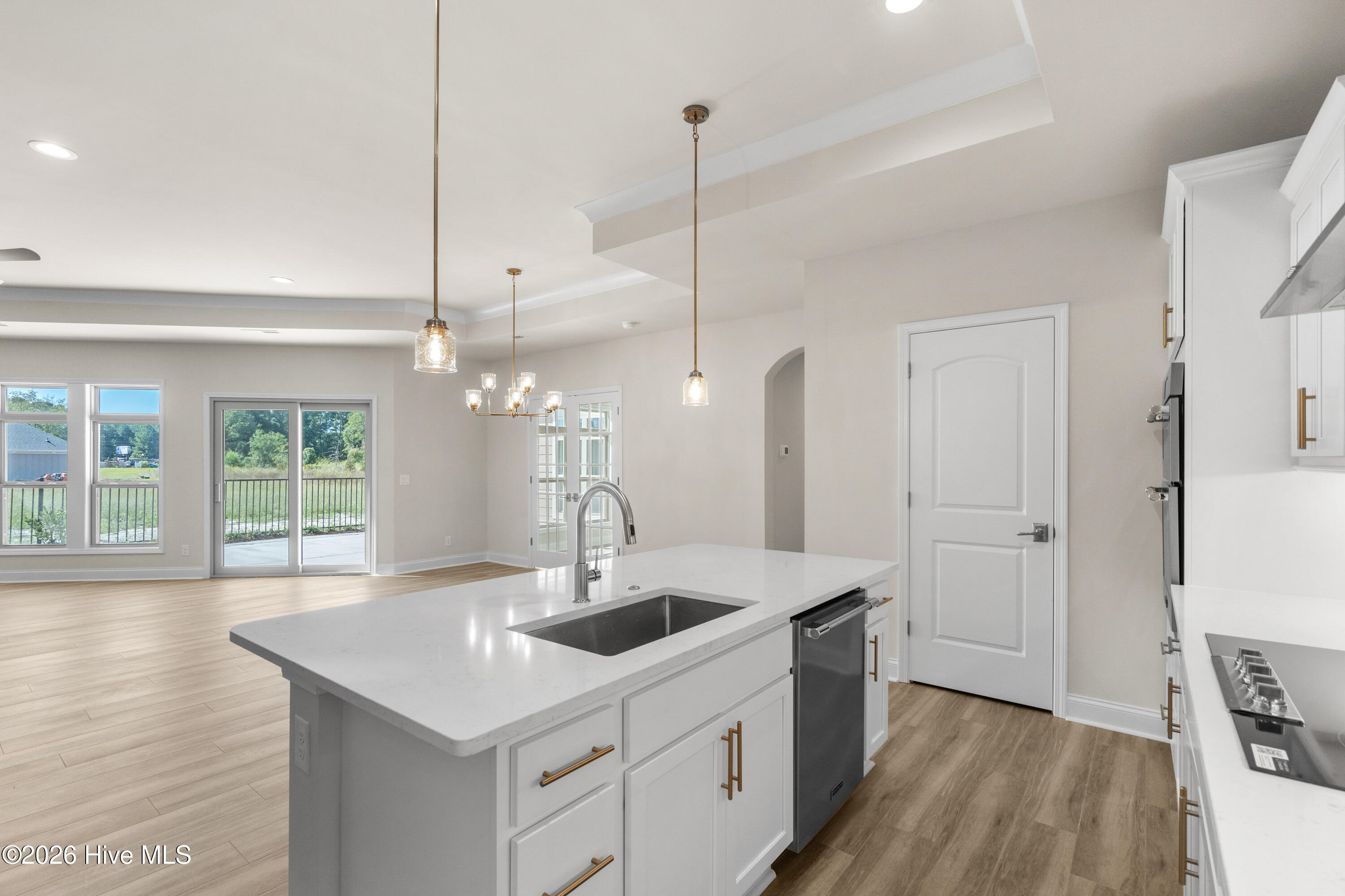 100563444 | Photo 17