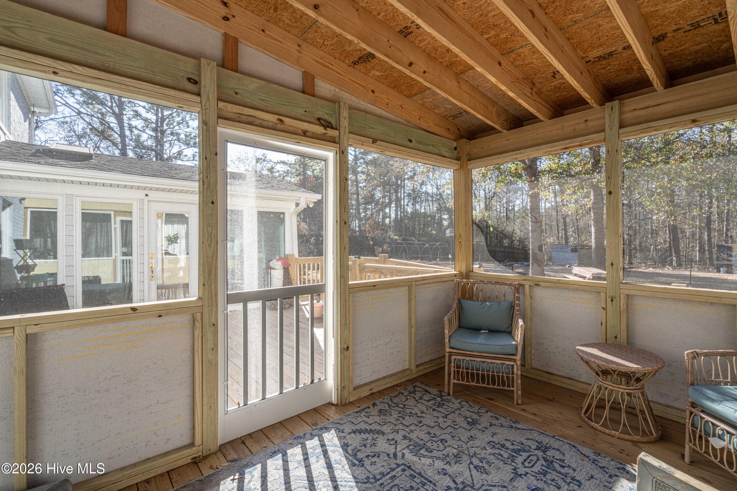 100548733 | Photo 31