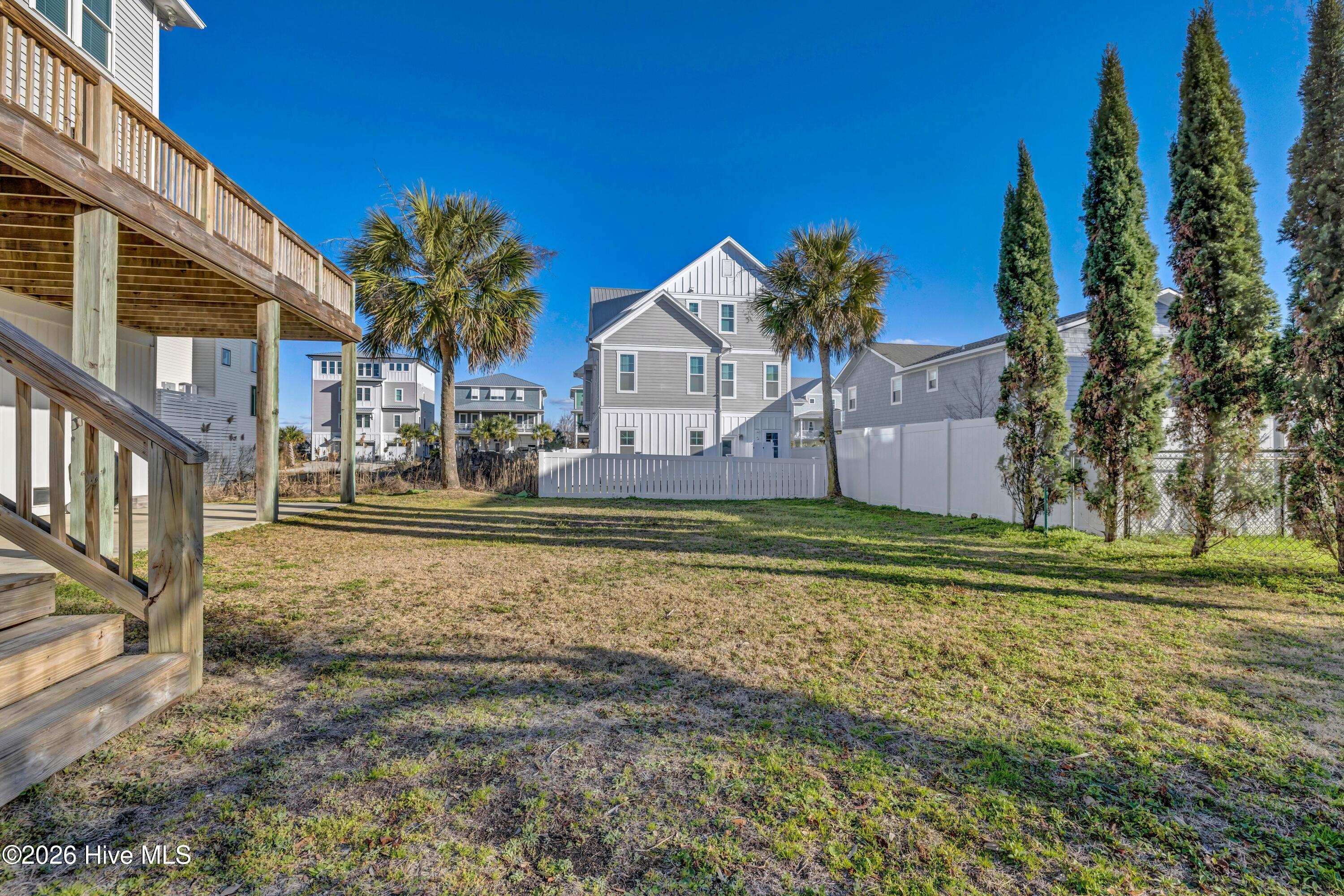 100549808 | Photo 49